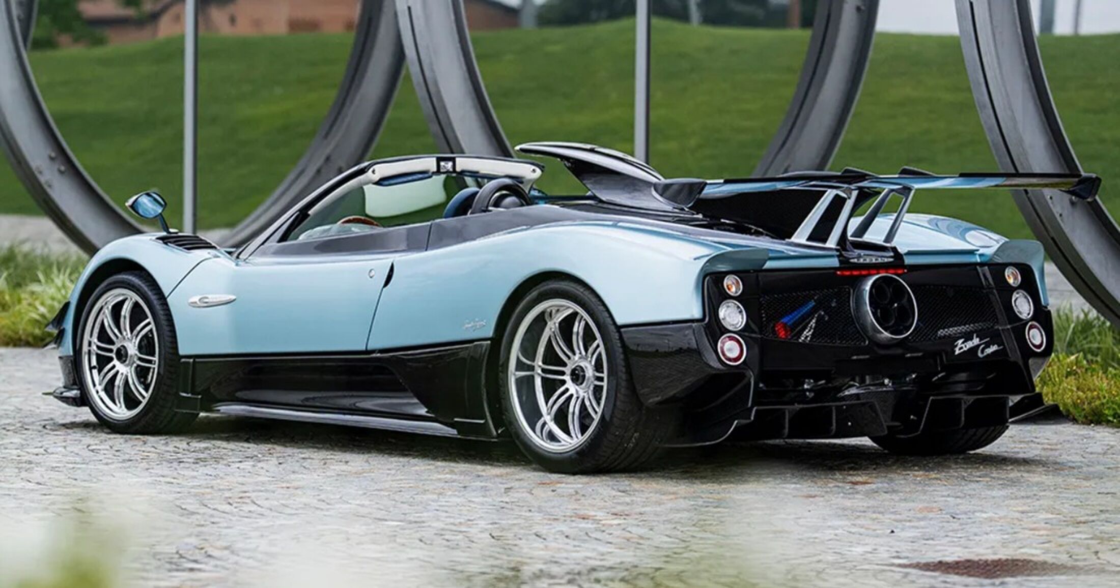 De achterzijde van de Pagani Zonda Cervino