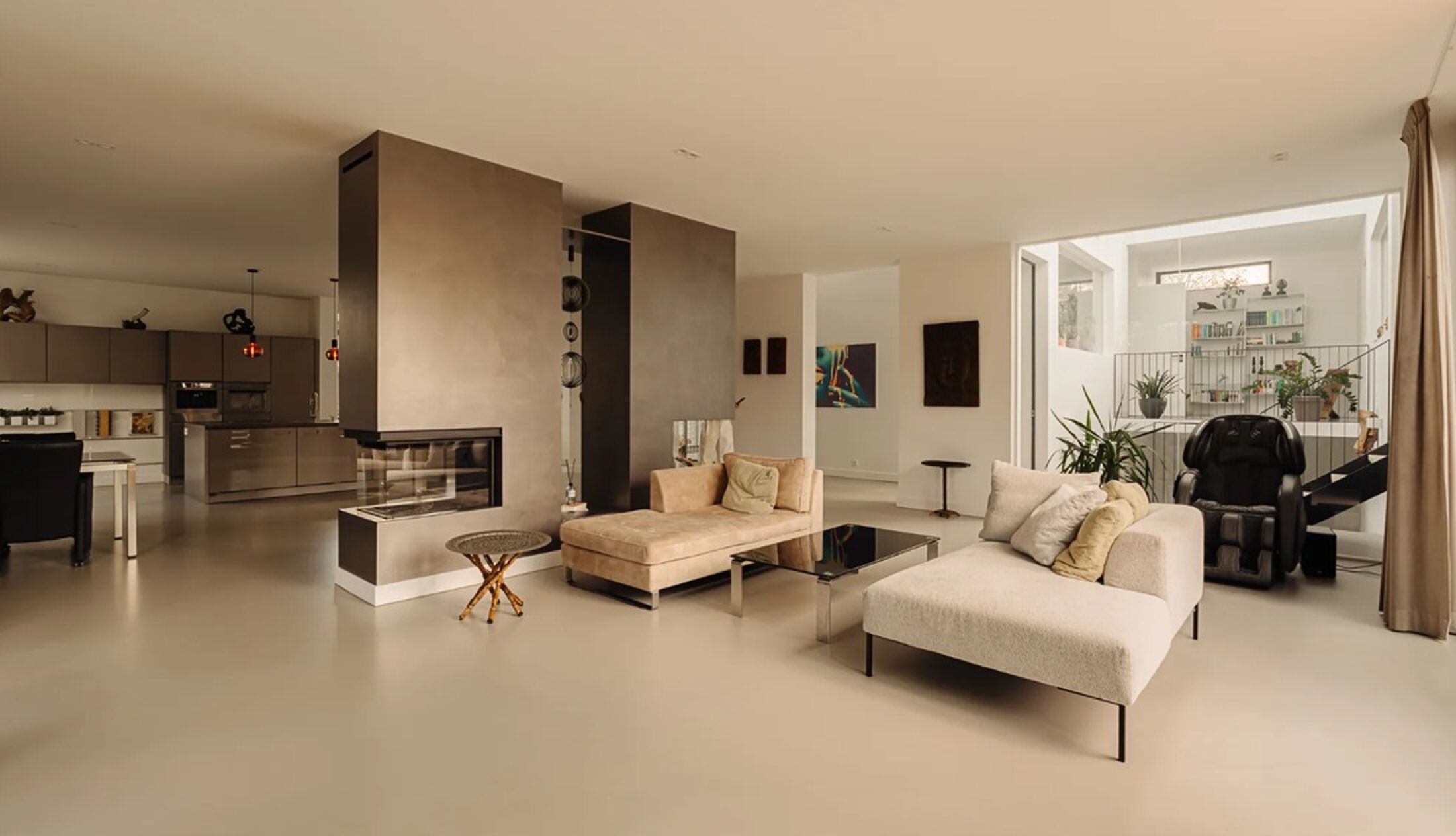 De living van de Amsterdamse bungalow