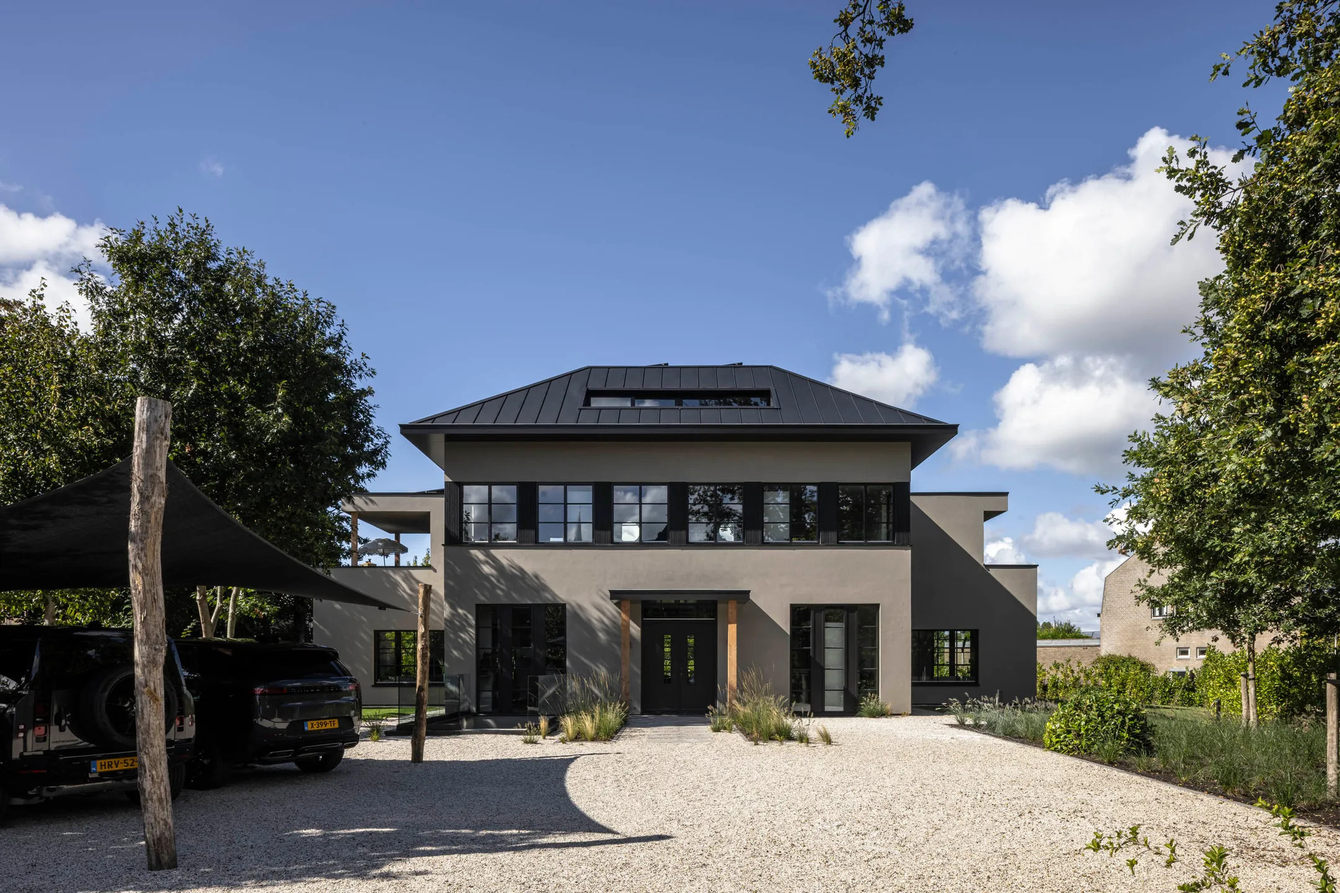 Floris is terug: na lang wachten eindelijk een nieuwe Pure Luxe housetour, dit keer in Noordwijk