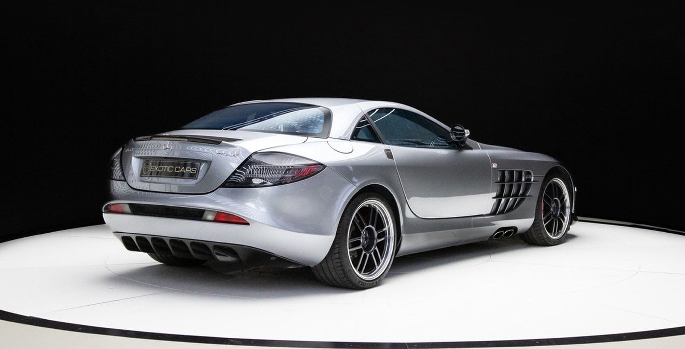 De achterkant van de Mercedes SLR McLaren