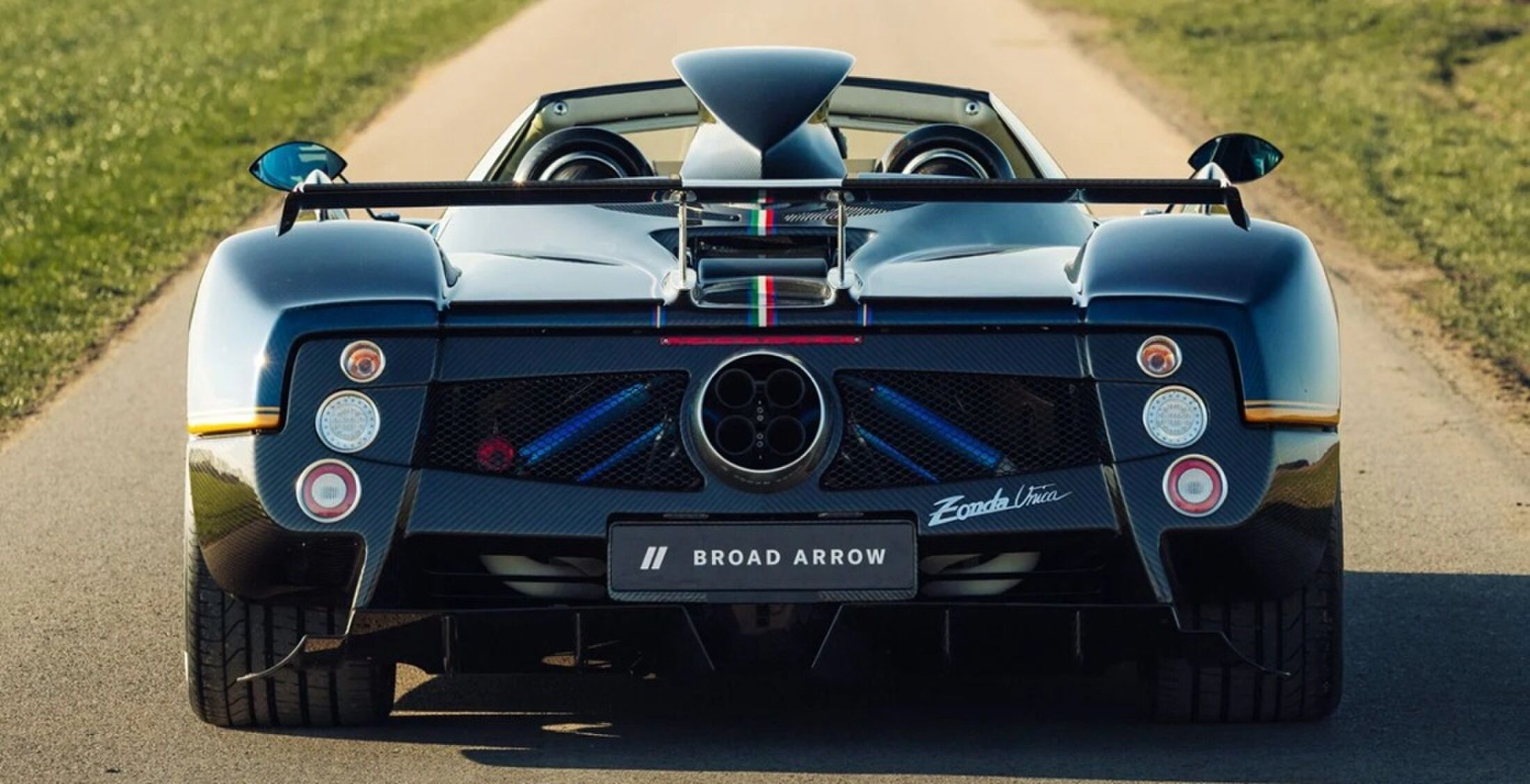 De achterkant van de Pagani Zonda die naar de veiling gaat