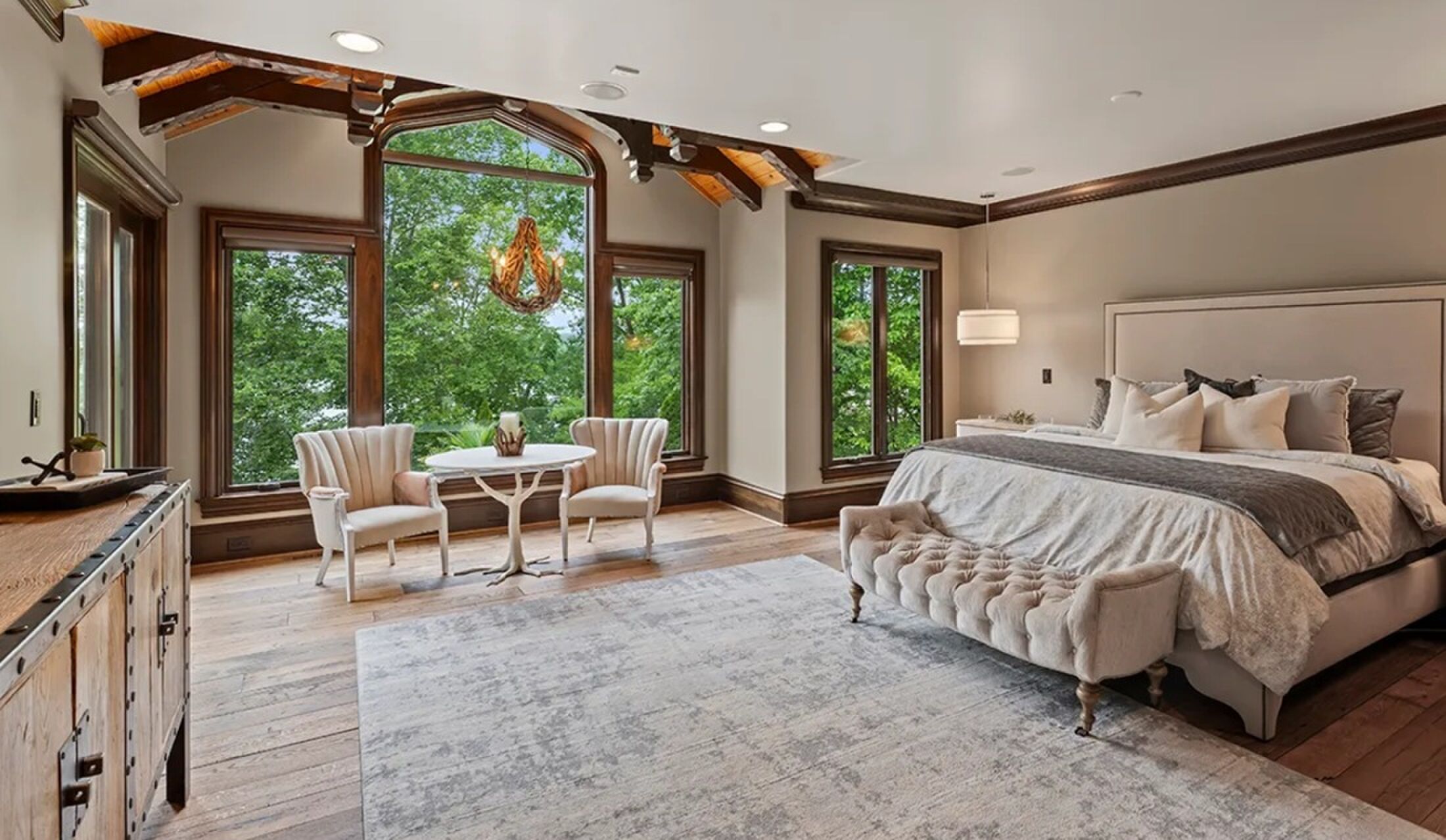 De mastersuite met kingsize bed