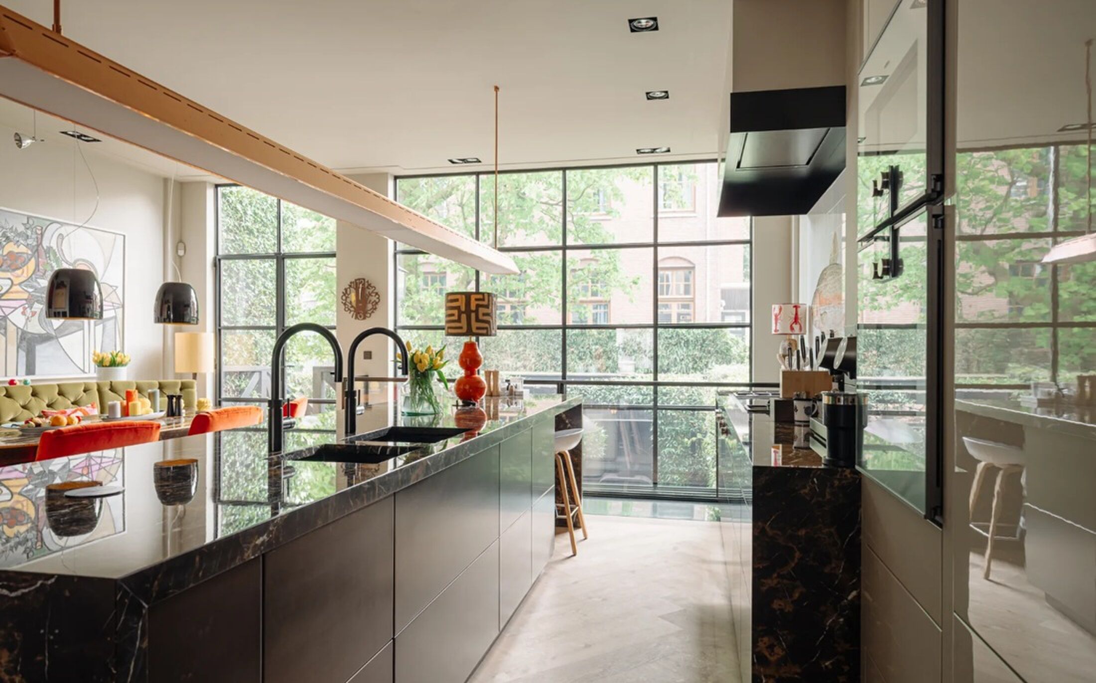 De keuken van het herenhuis in Amsterdam-Zuid