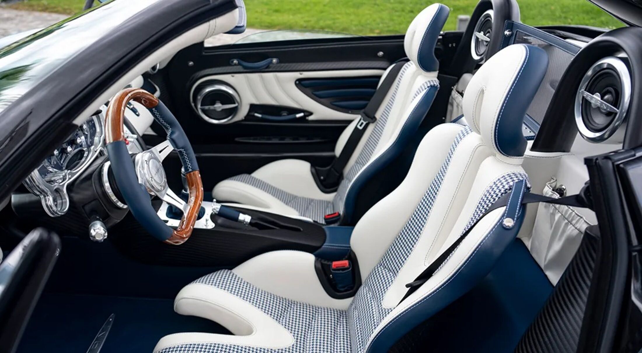 Het interieur van de hypercar