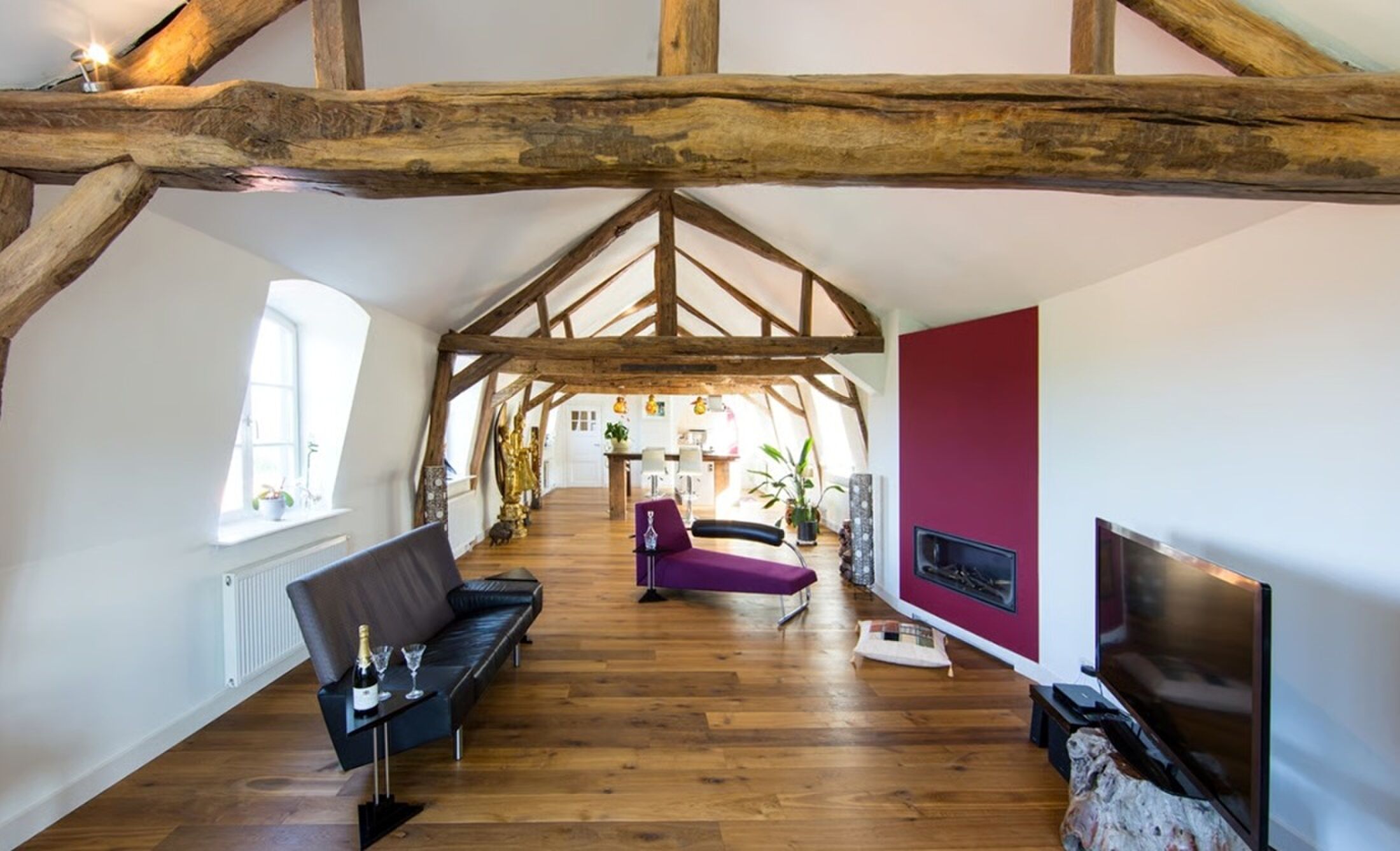De living van de villa op het landgoed in Limburg