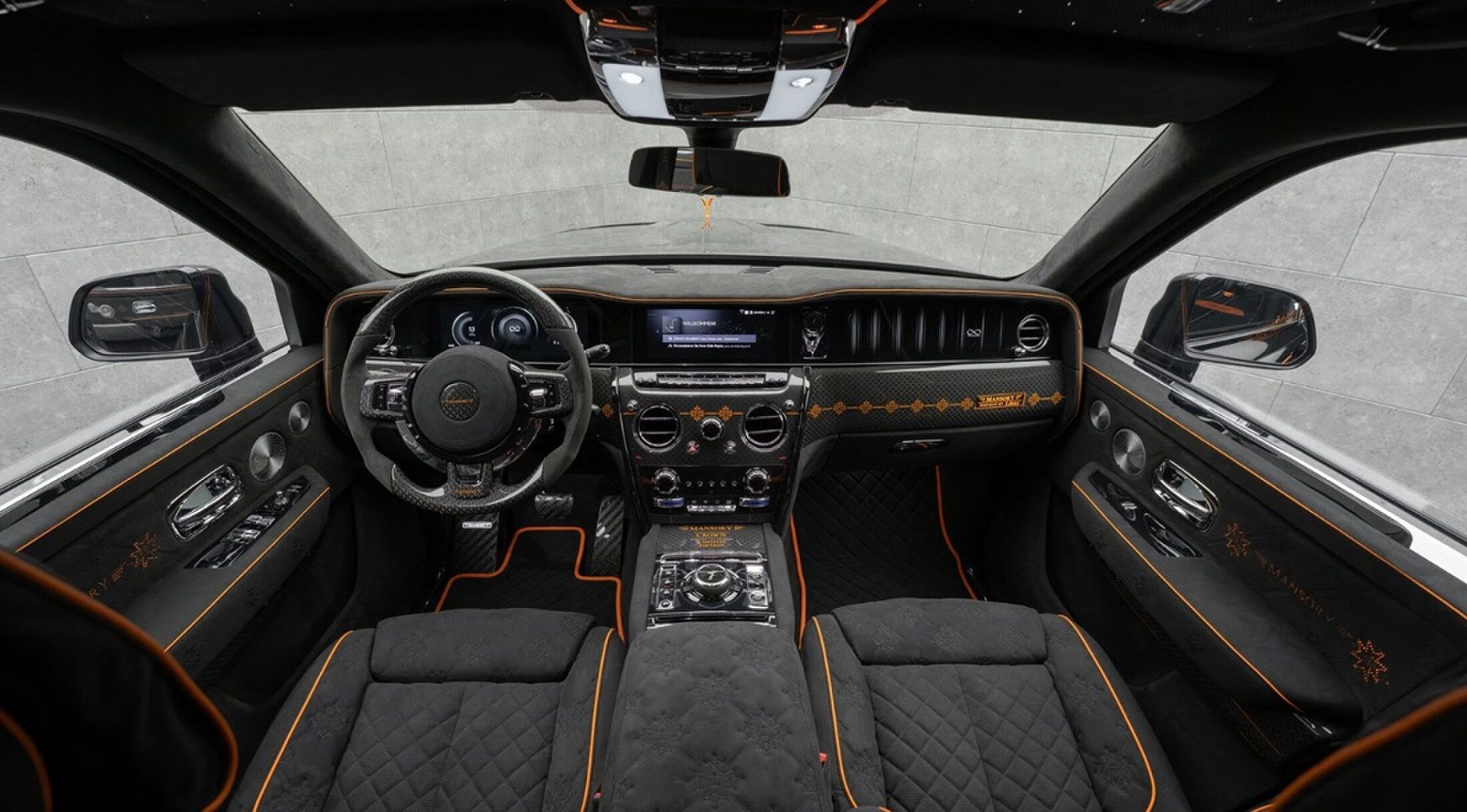 Het interieur van de aangepaste Cullinan