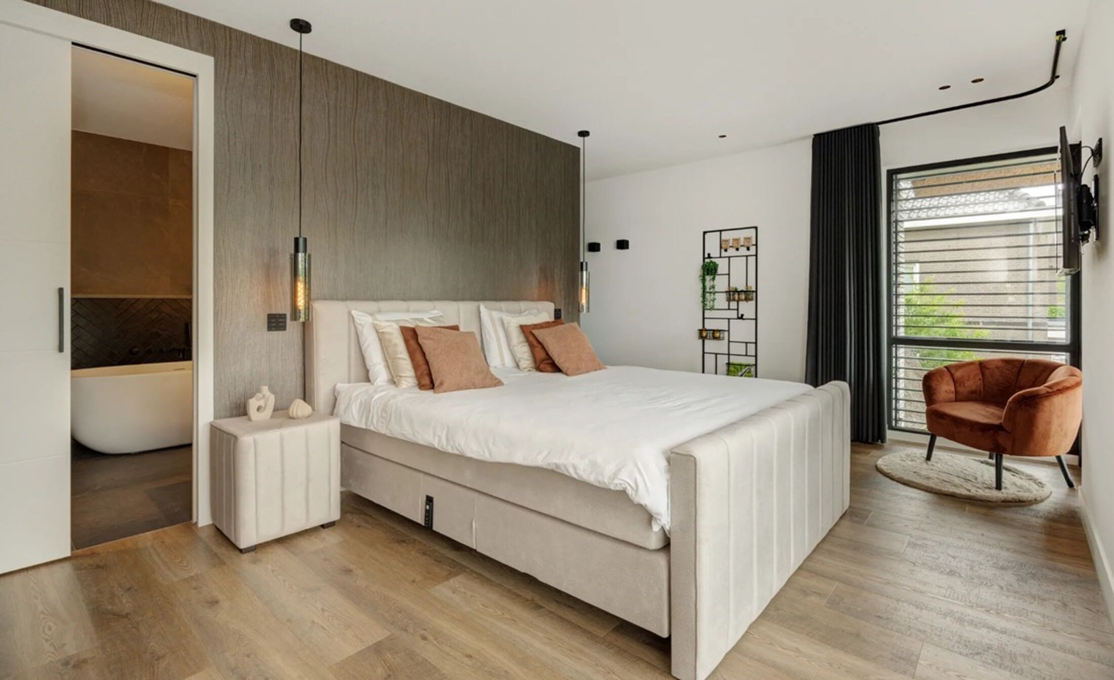 De mastersuite met badkamer