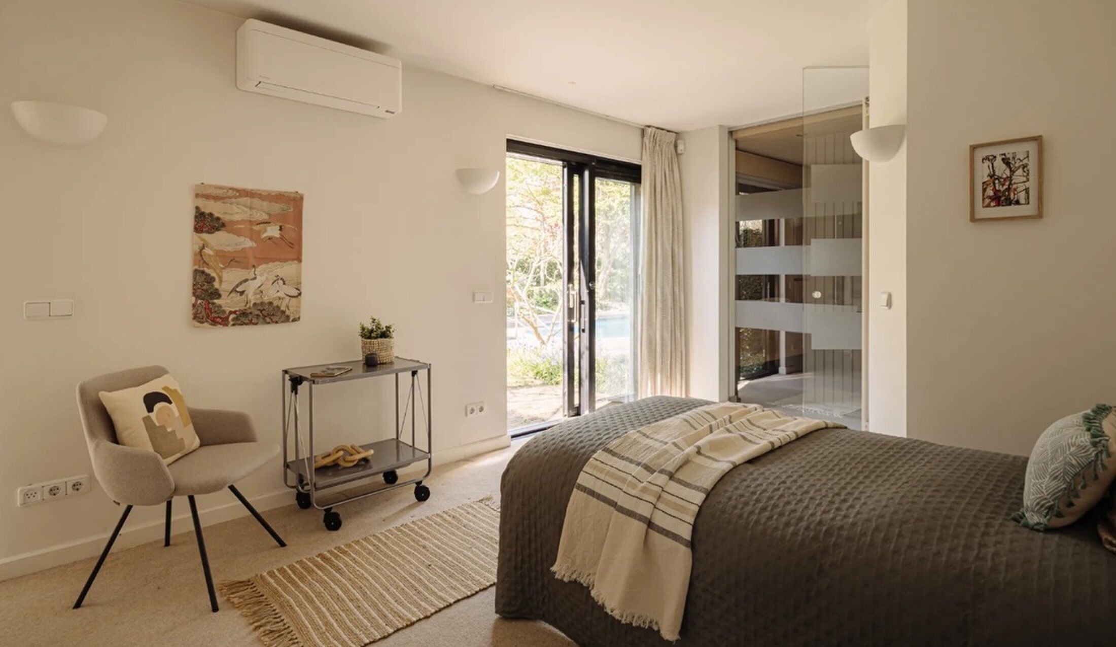Eén van de luxe slaapkamers
