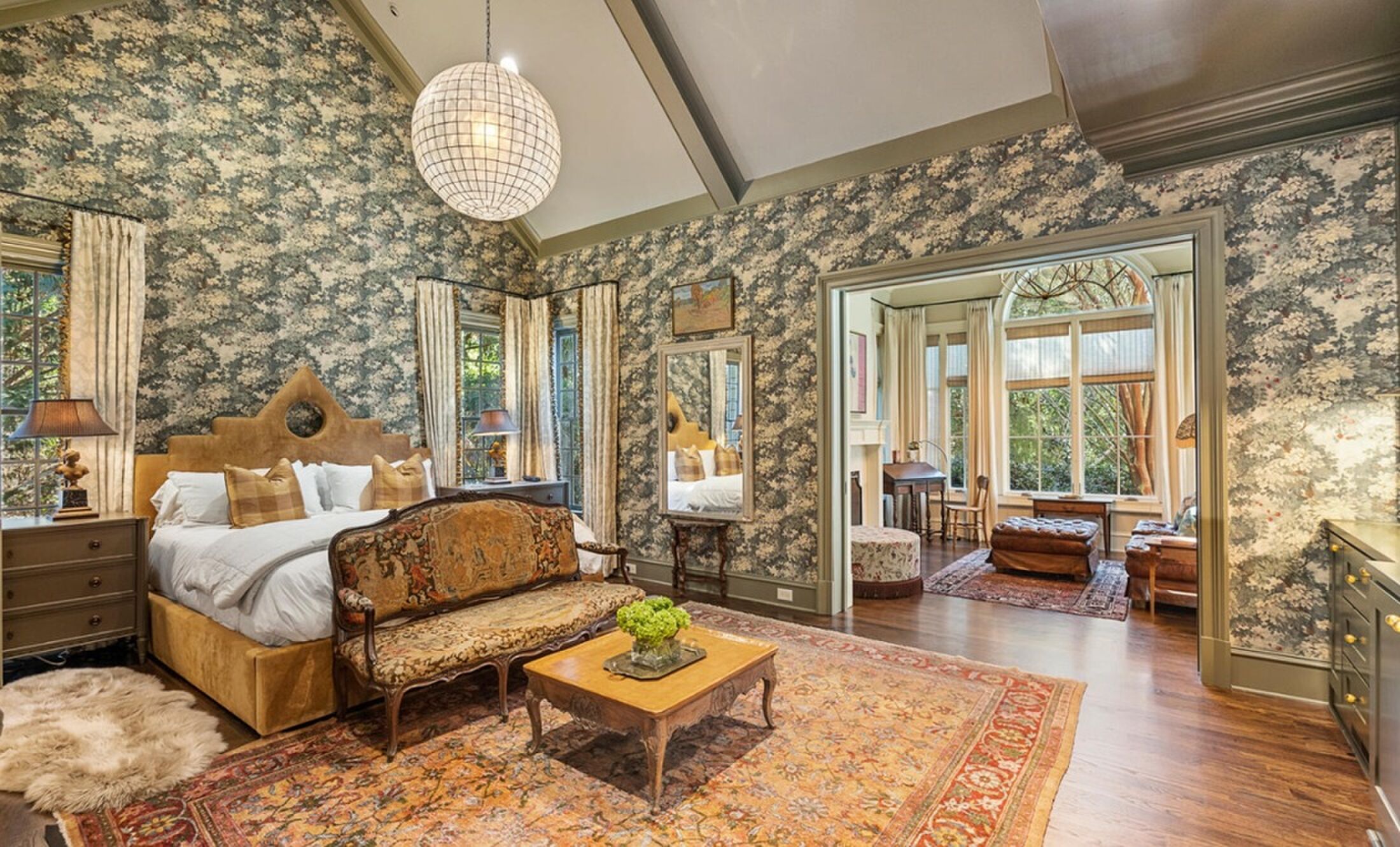 E&eacute;n van de royale slaapkamers