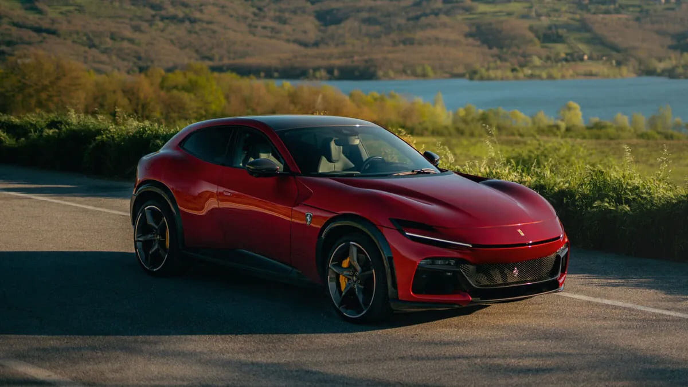 De zijkant van de Ferrari Purosangue Handling Speciale