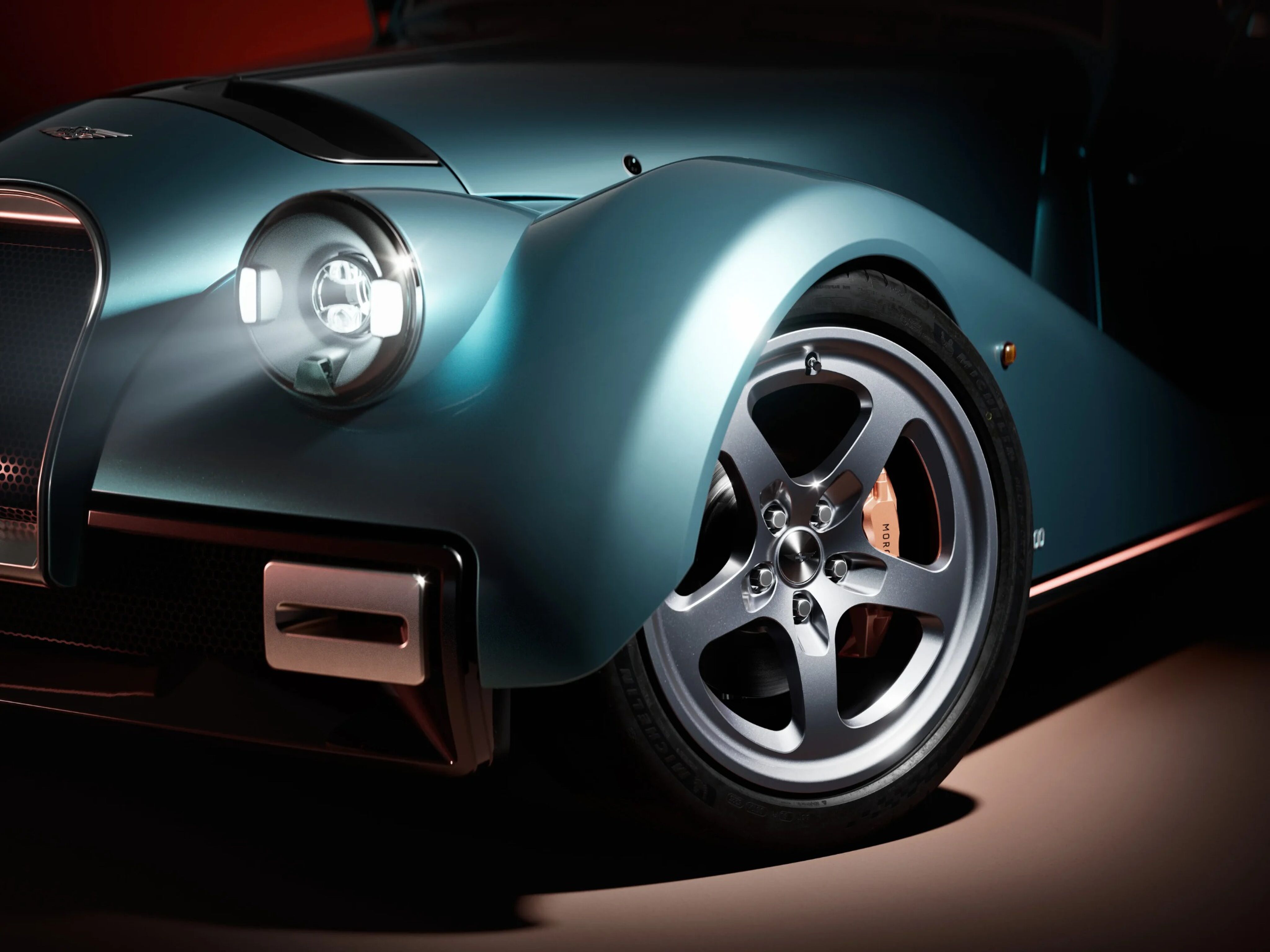 Een close-up van het wiel van de Morgan supersport 400