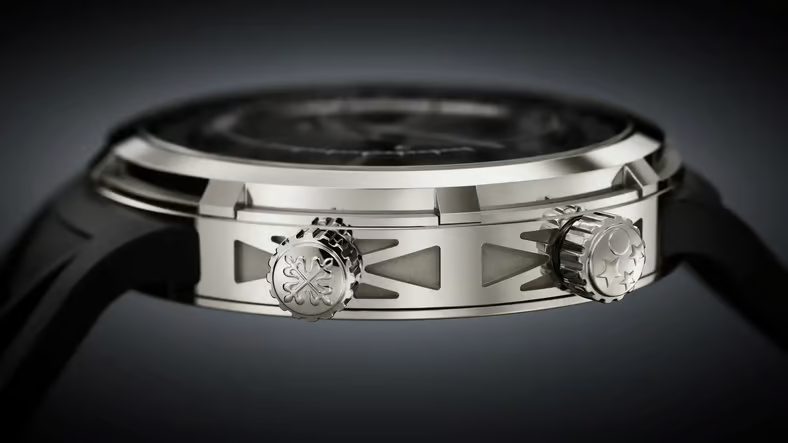 De zijkant van de Patek Philippe Celestial Sunrise and Sunset