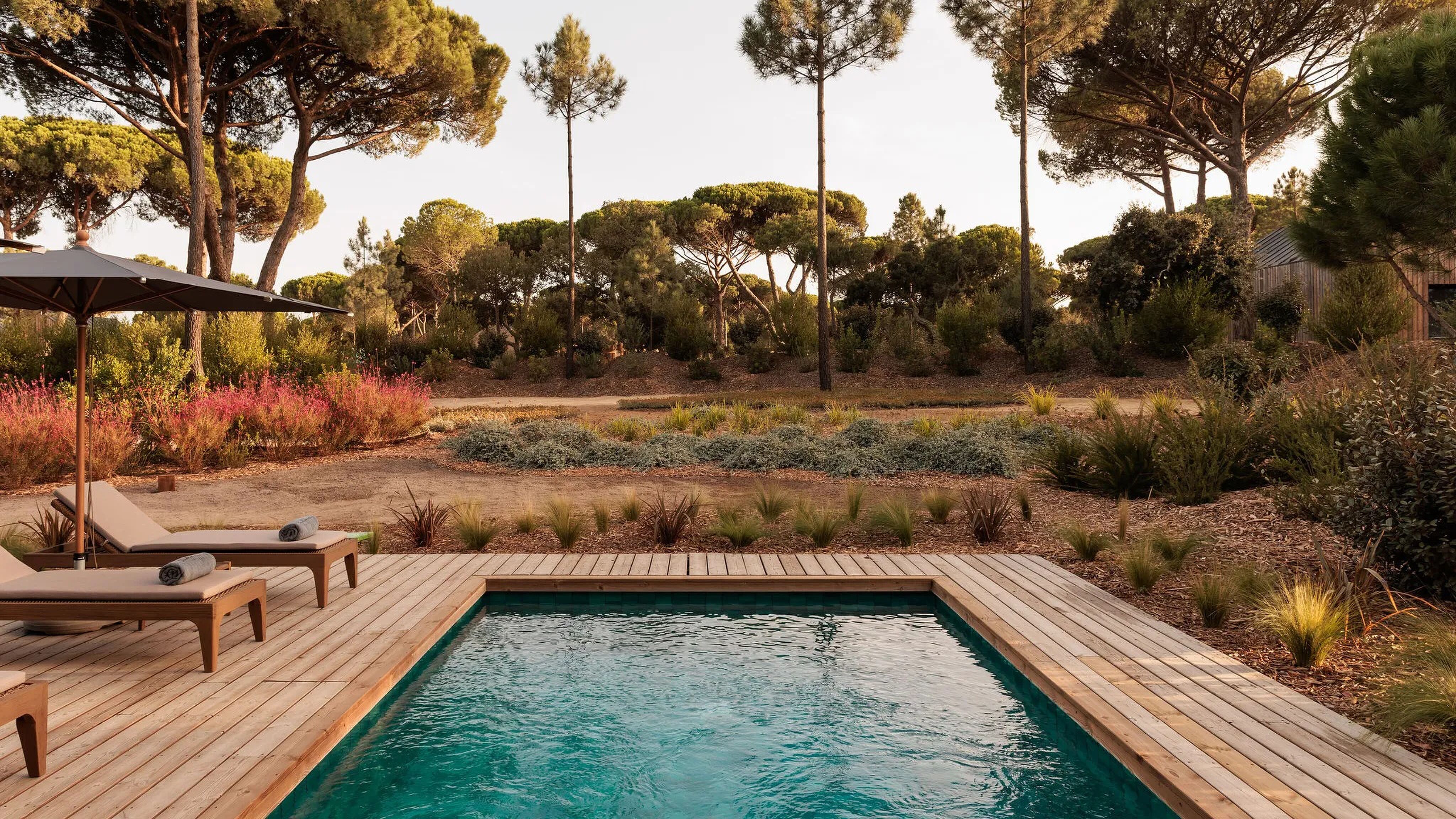Het zwembad van een villa bij het Sublime Sand Resort