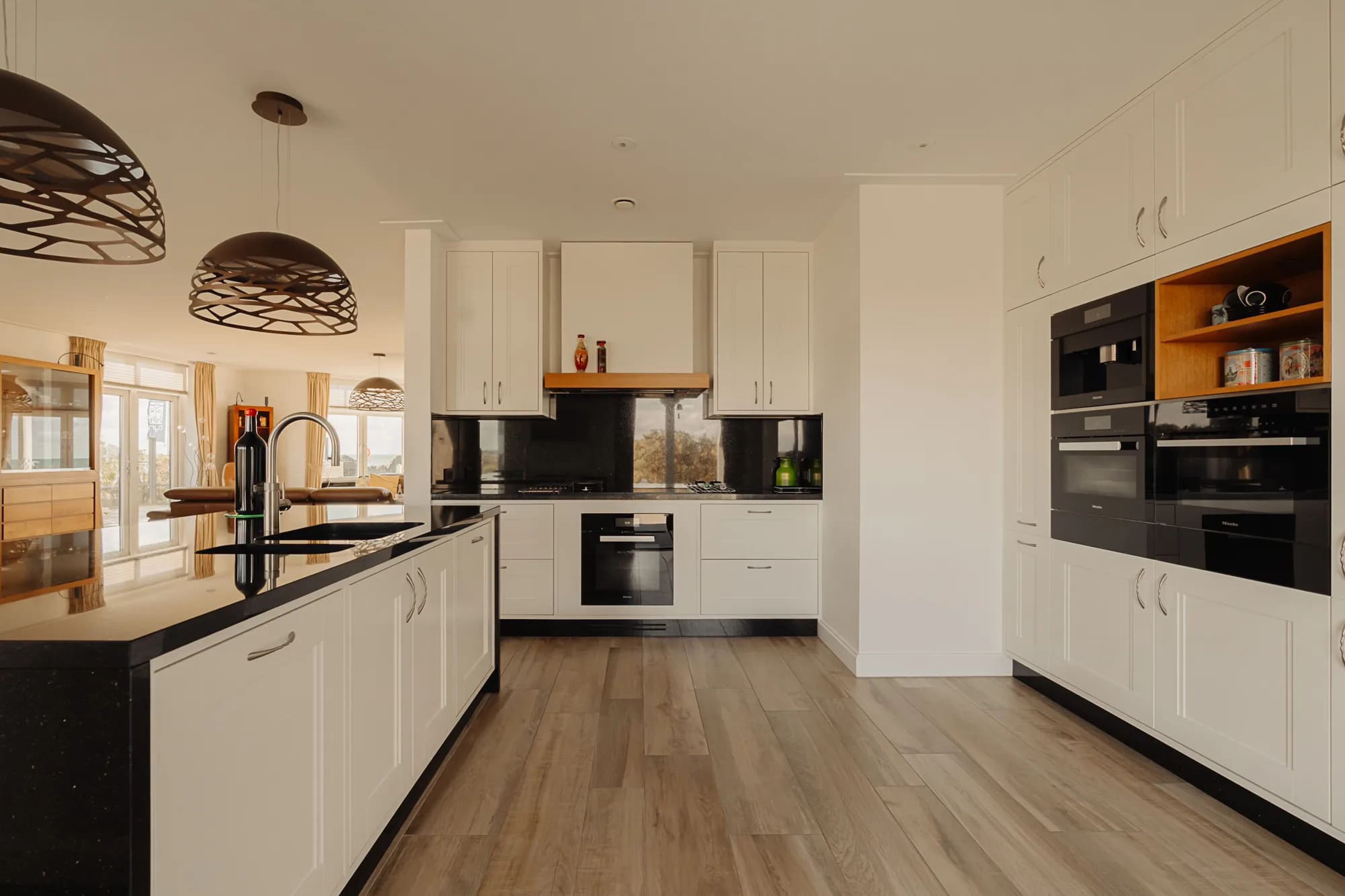 De keuken in de villa in Zandvoort