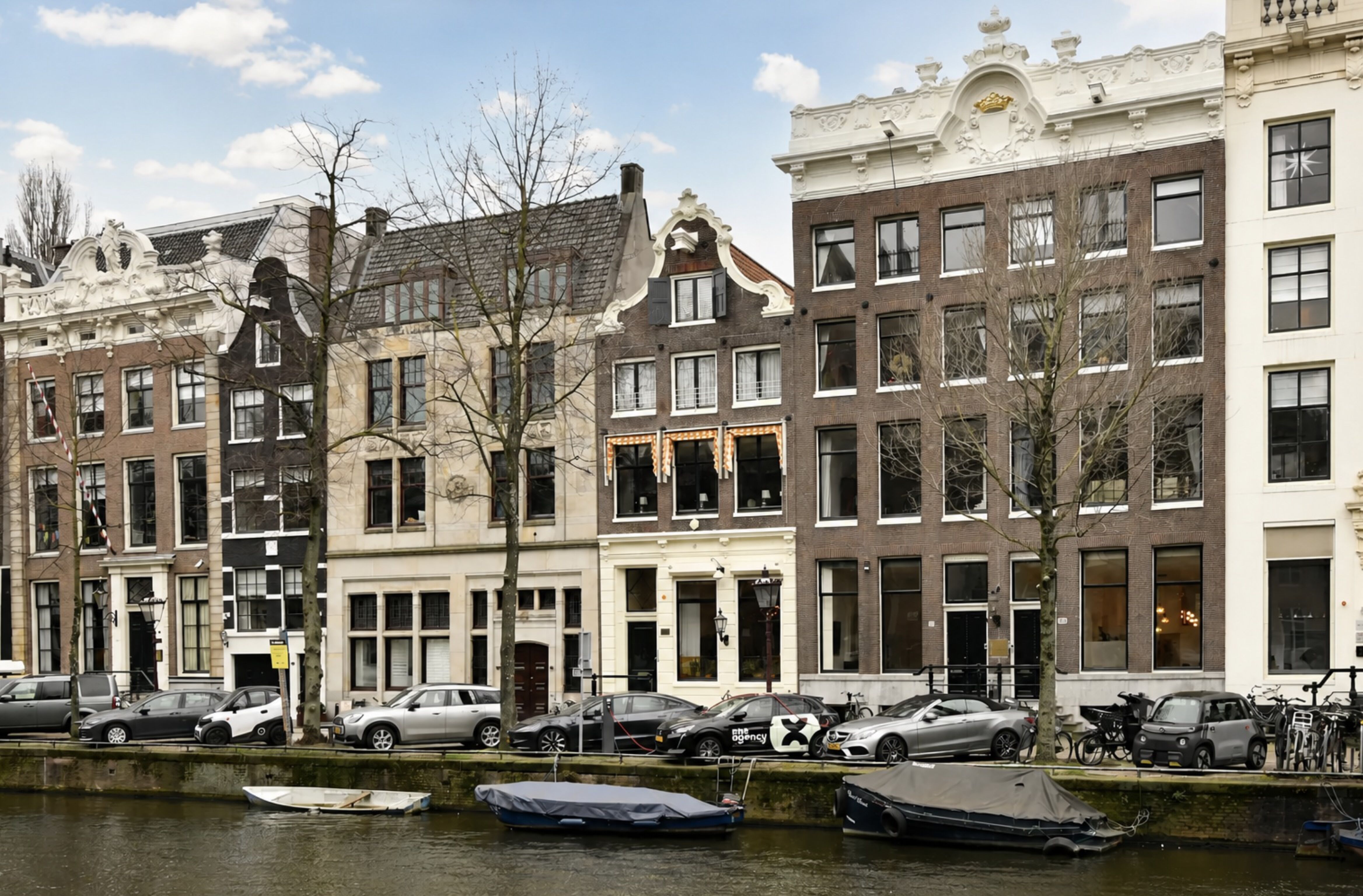 André van Duin (79) wil maar liefst € 6.000.000 voor waanzinnig Amsterdams grachtenpand met bar en t