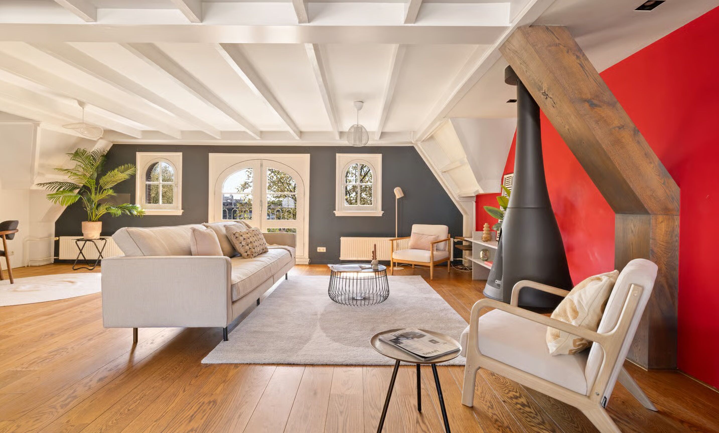 De woonkamer in het appartement van Jeroen Pauw in Amsterdam