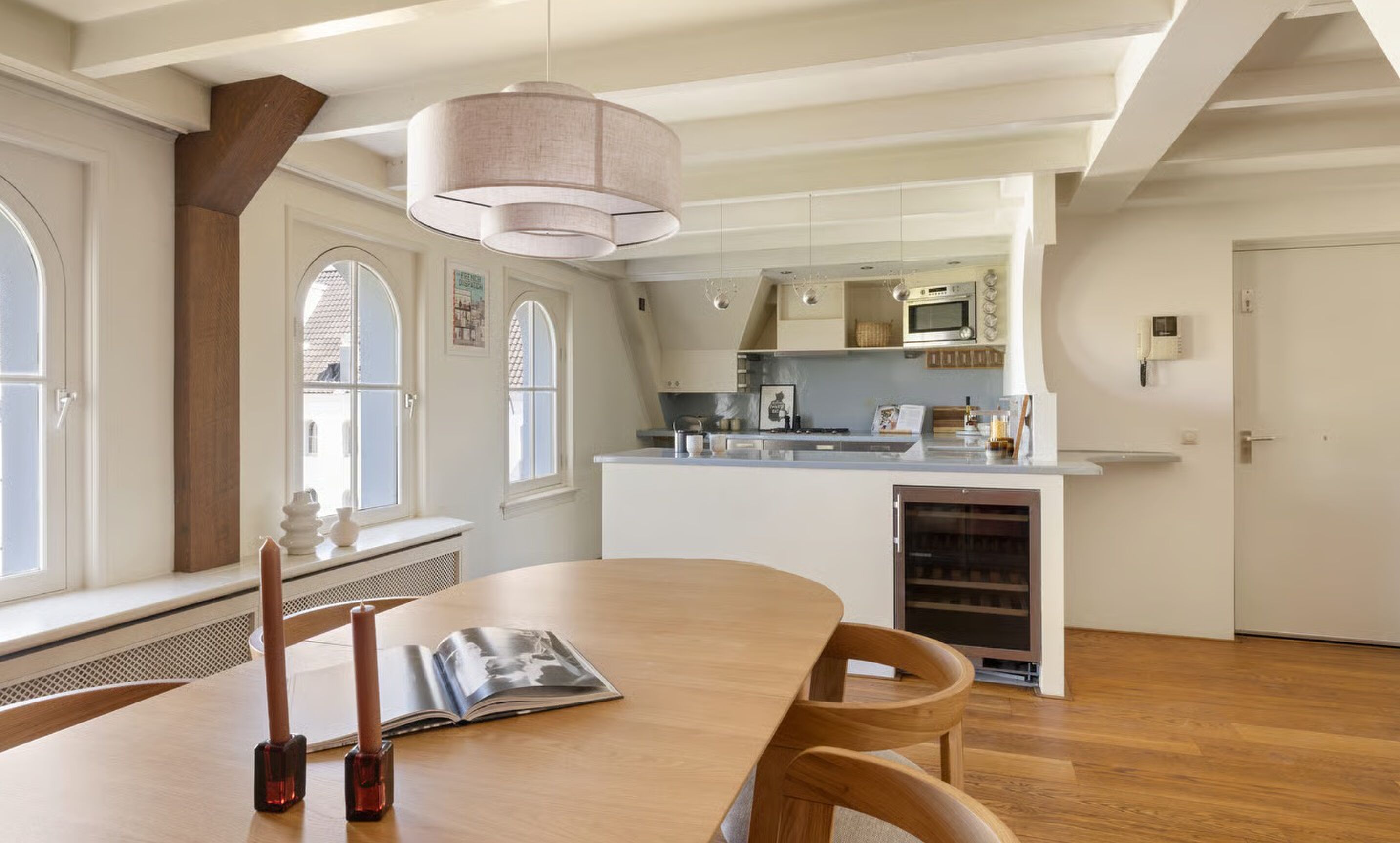 De keuken in het appartement van Jeroen Pauw in Amsterdam