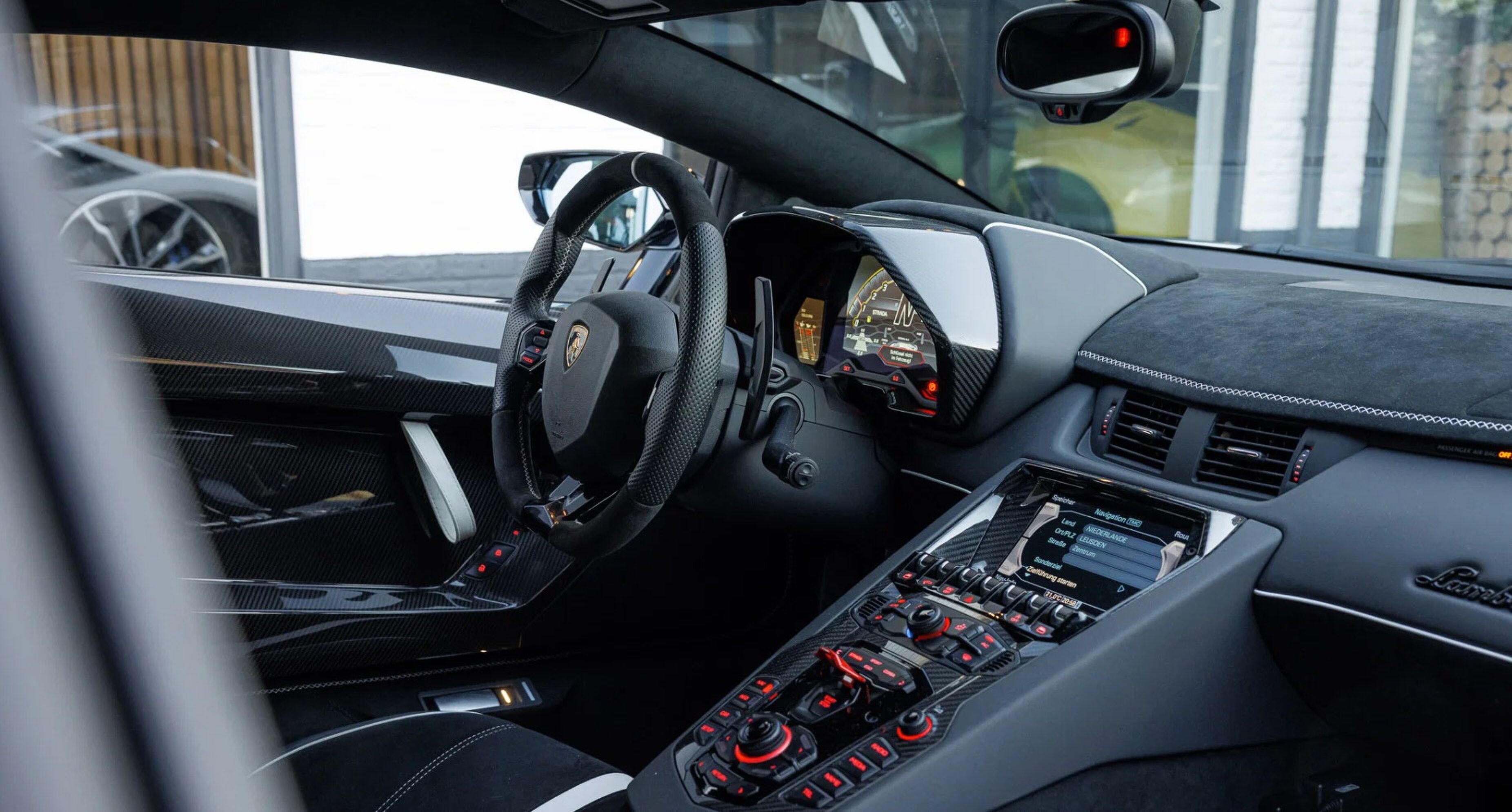 Het interieur van de Lamborghini Aventador SVJ