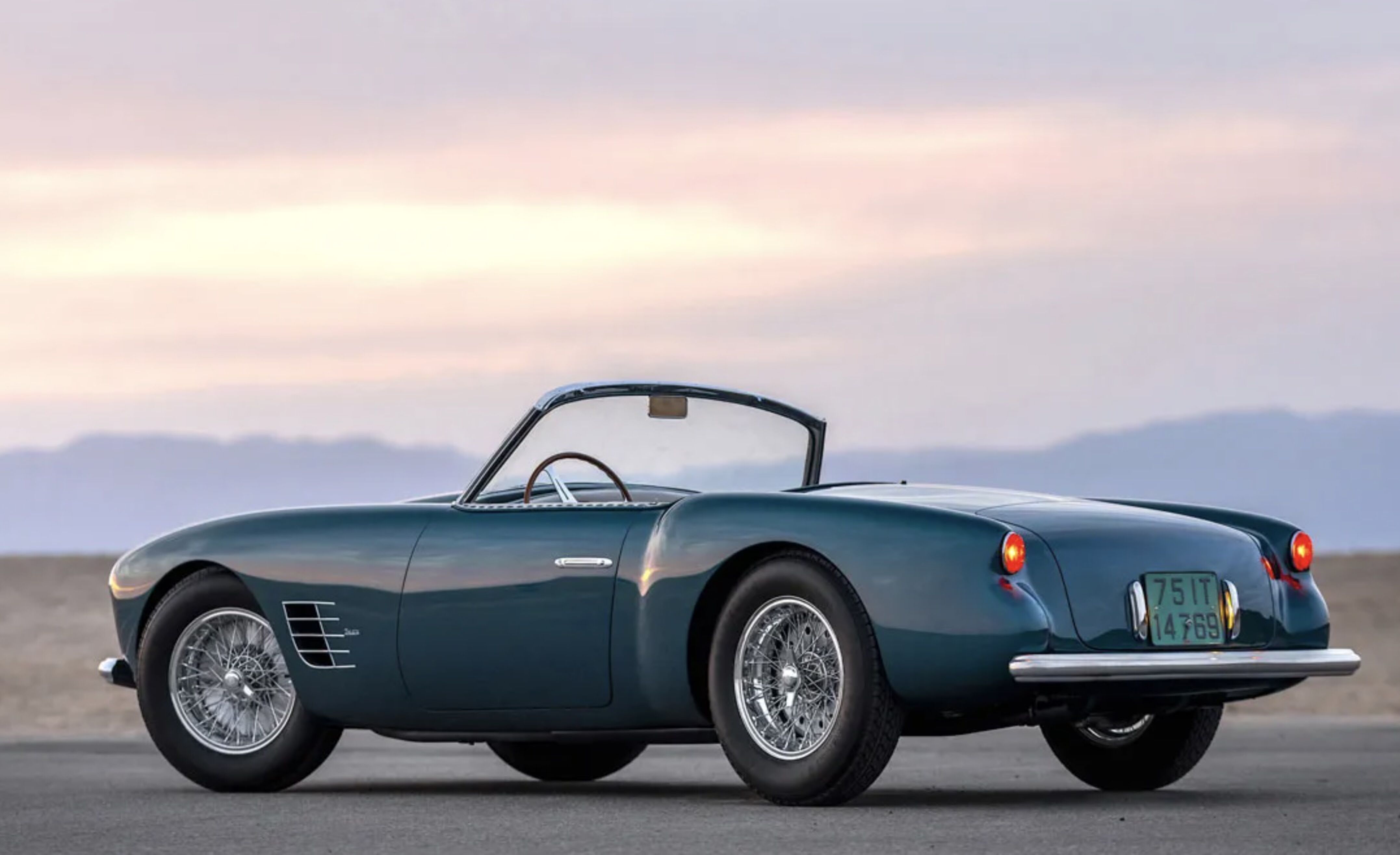 De achterzijde van de Maserati die van Juan Perón was
