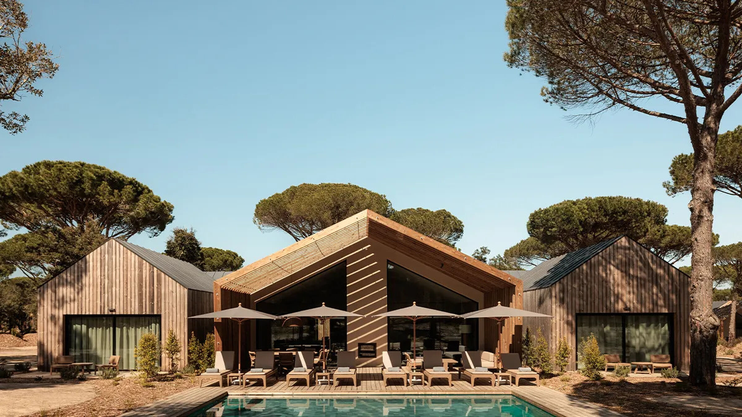 De buitenkant van een villa op het Sublime Sand Resort