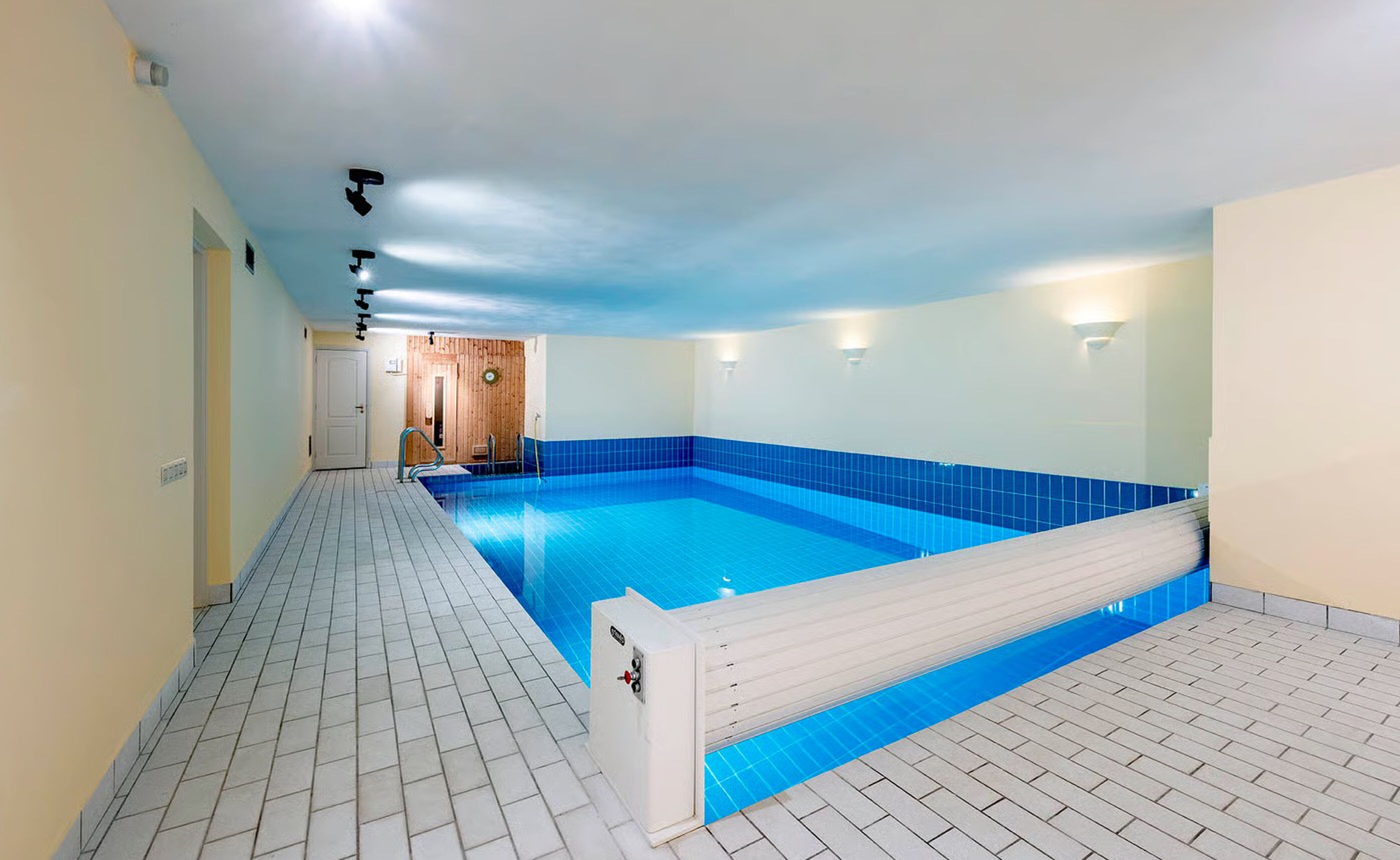 Het zwembad en de Finse sauna
