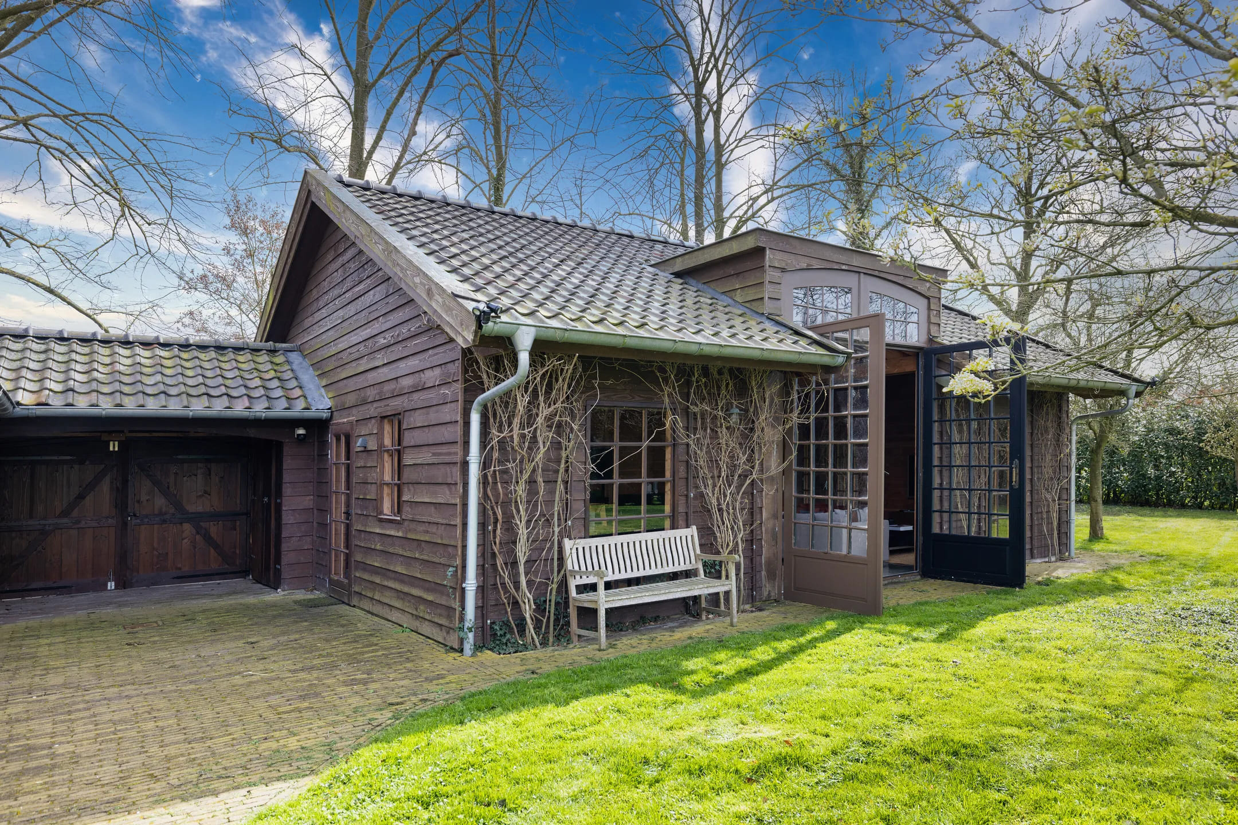 Het tuinhuis bij de voormalige pastorie in Loenen aan de Vecht