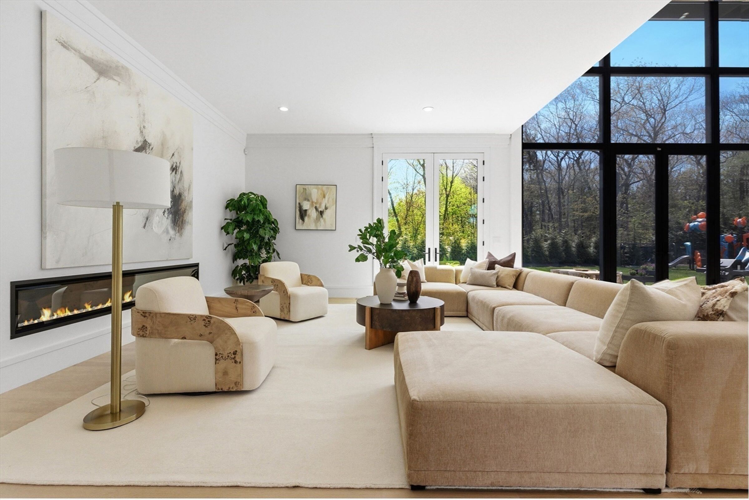 De living van de woning van de basketballer