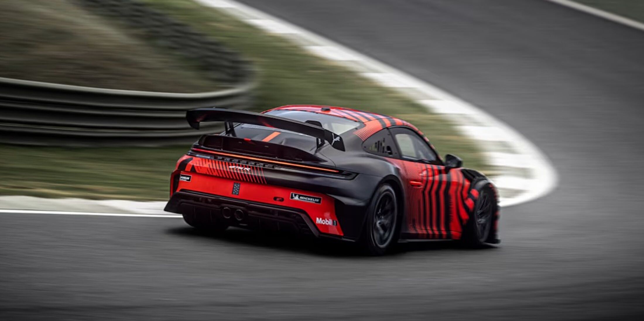 De voor de GT4-racing gemaakte Porsche 911