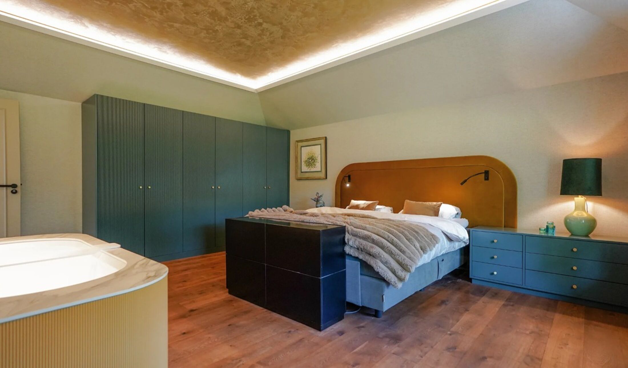 De enorme masterbedroom