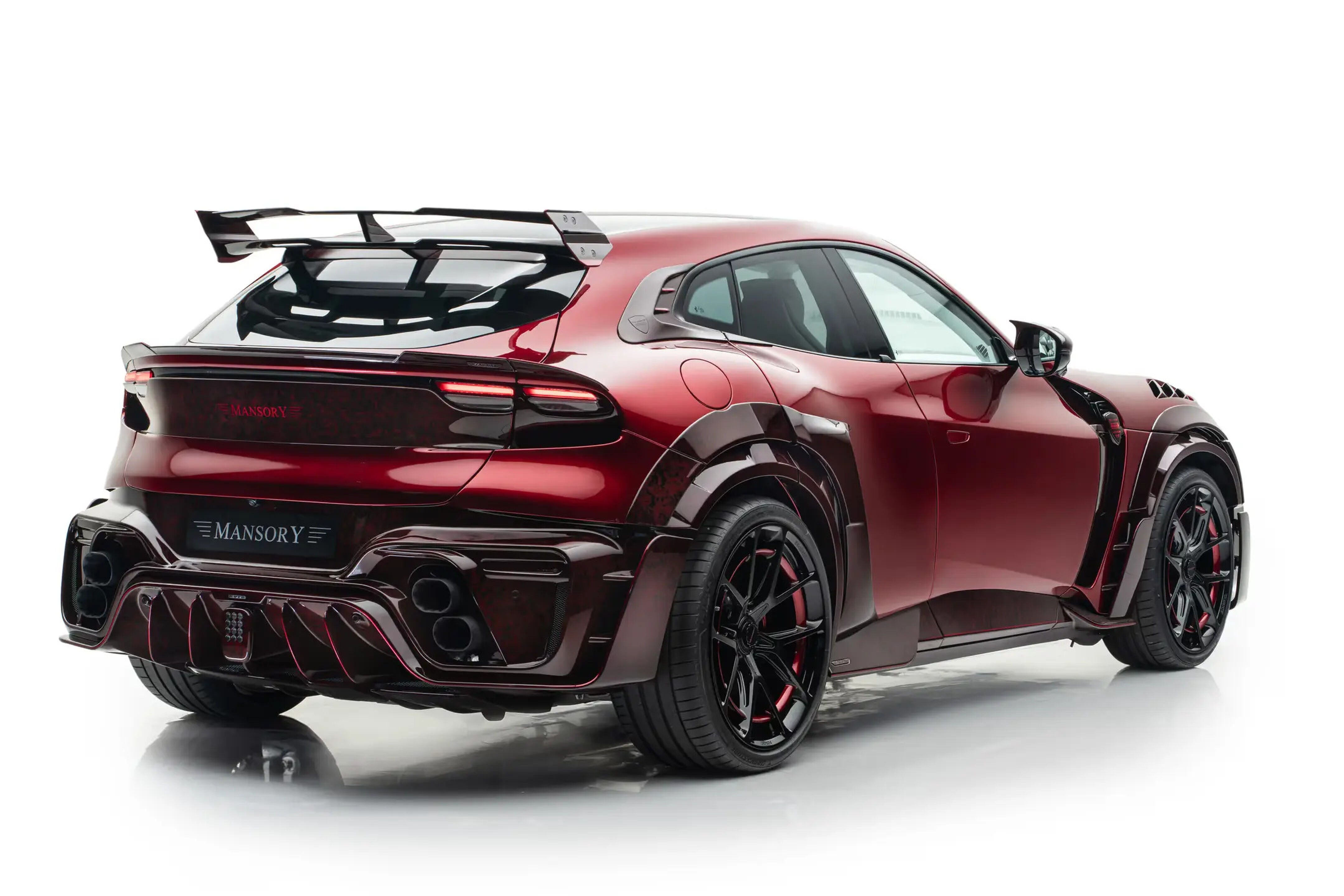 De achterzijde van de MANSORY Pugnator
