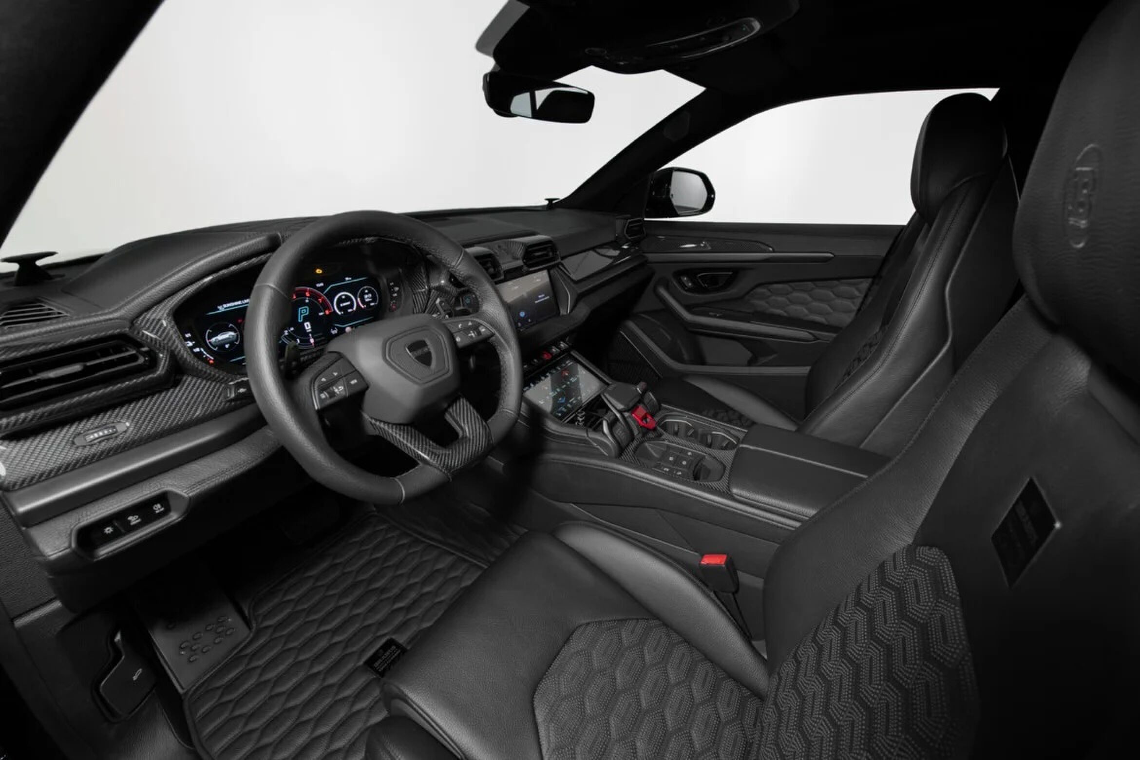 De Lamborghini Urus SE Brabus 900 van de binnenkant
