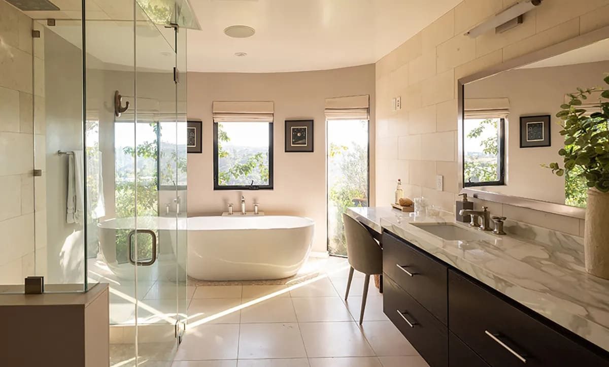 Badkamer inj de woning van Chris Evans in Hollywood