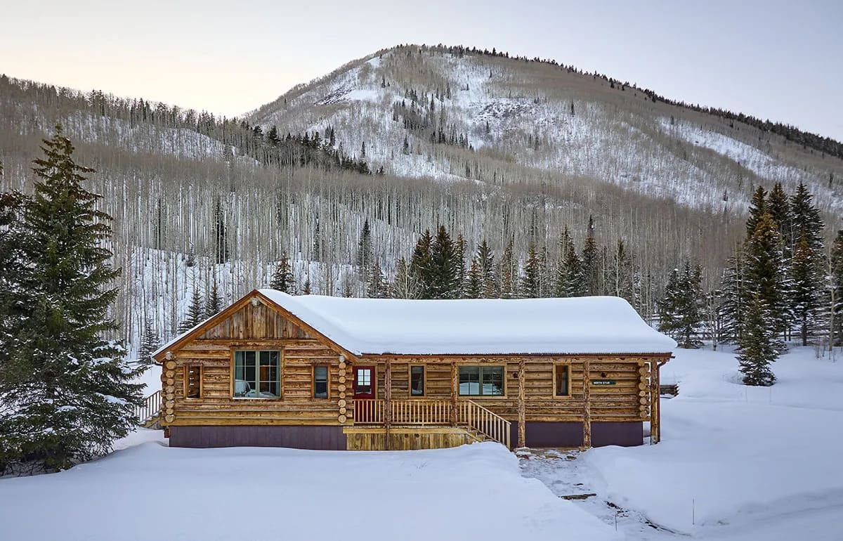 De Elk Mountain Lodge van buiten