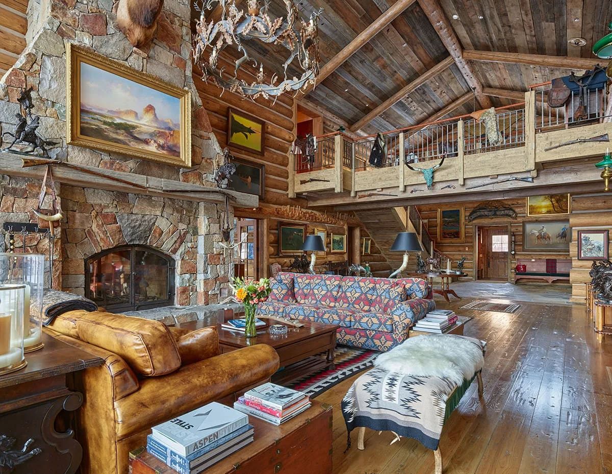 De woonkamer in de Elk Mountain Lodge
