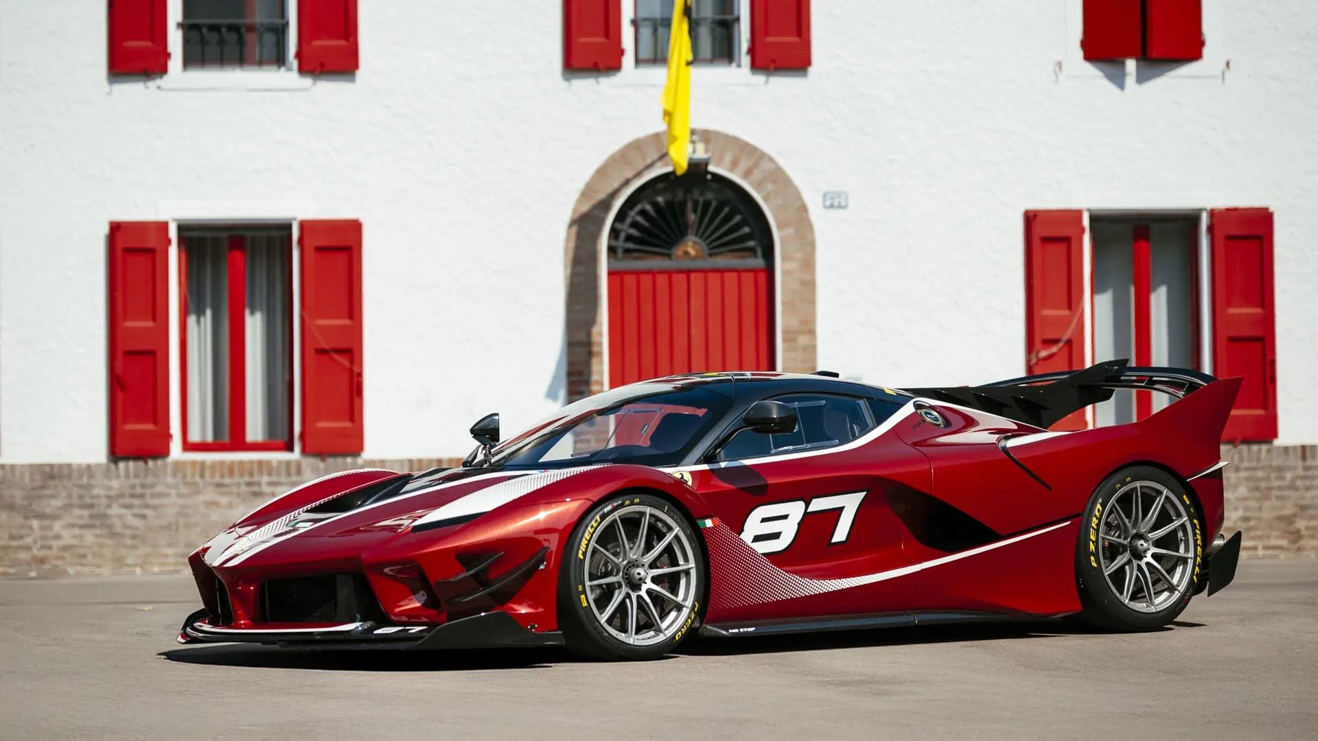 De Ferrari FXX-K Evo van de veiling van opzij
