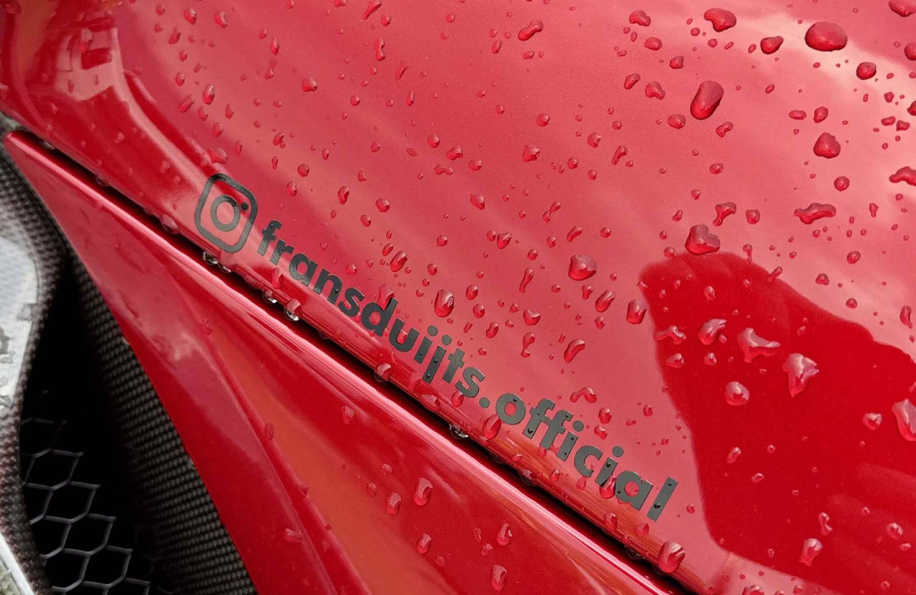 Een detailshot van de Ferrari SF90 Spider van Frans Duijts