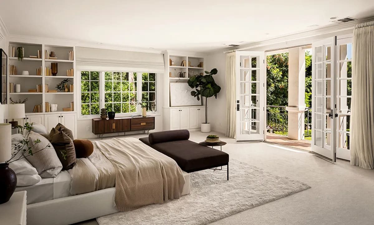 De slaapkamer in de voormalige woning van Katy Perry in Beverly Hills