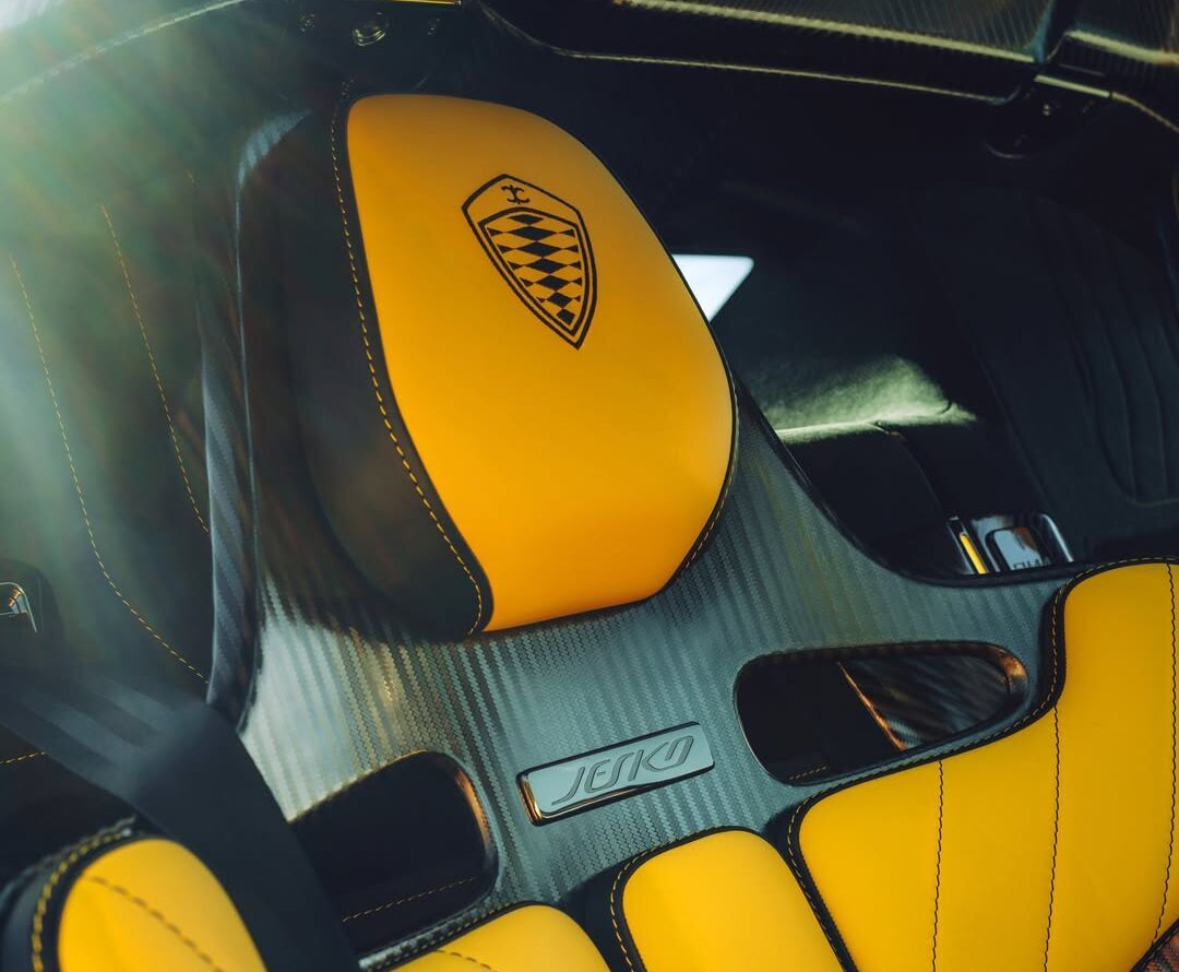 Het interieur van de gele Koenigsegg Jesko Attack