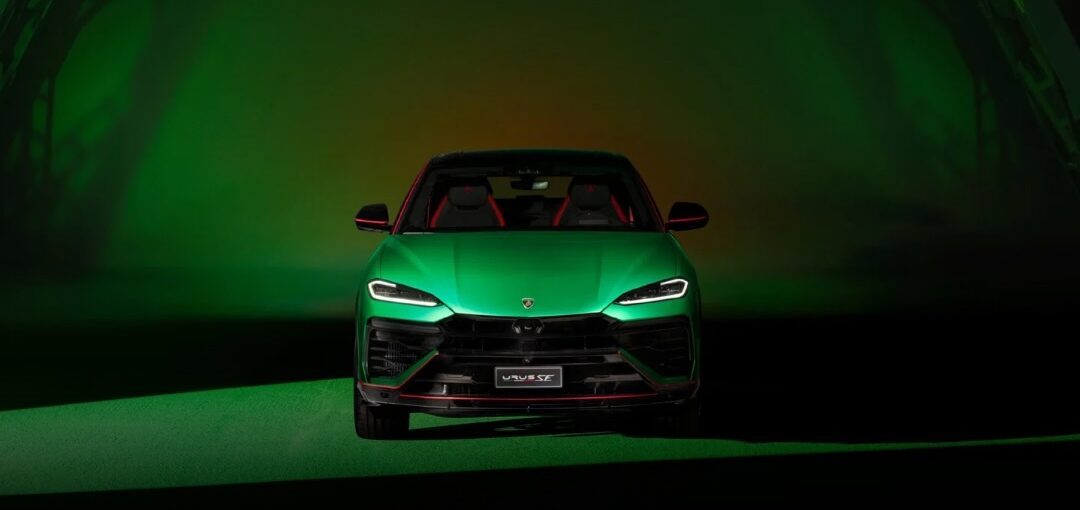 De Lamborghini Urus SE Tettenero Capsule van voren