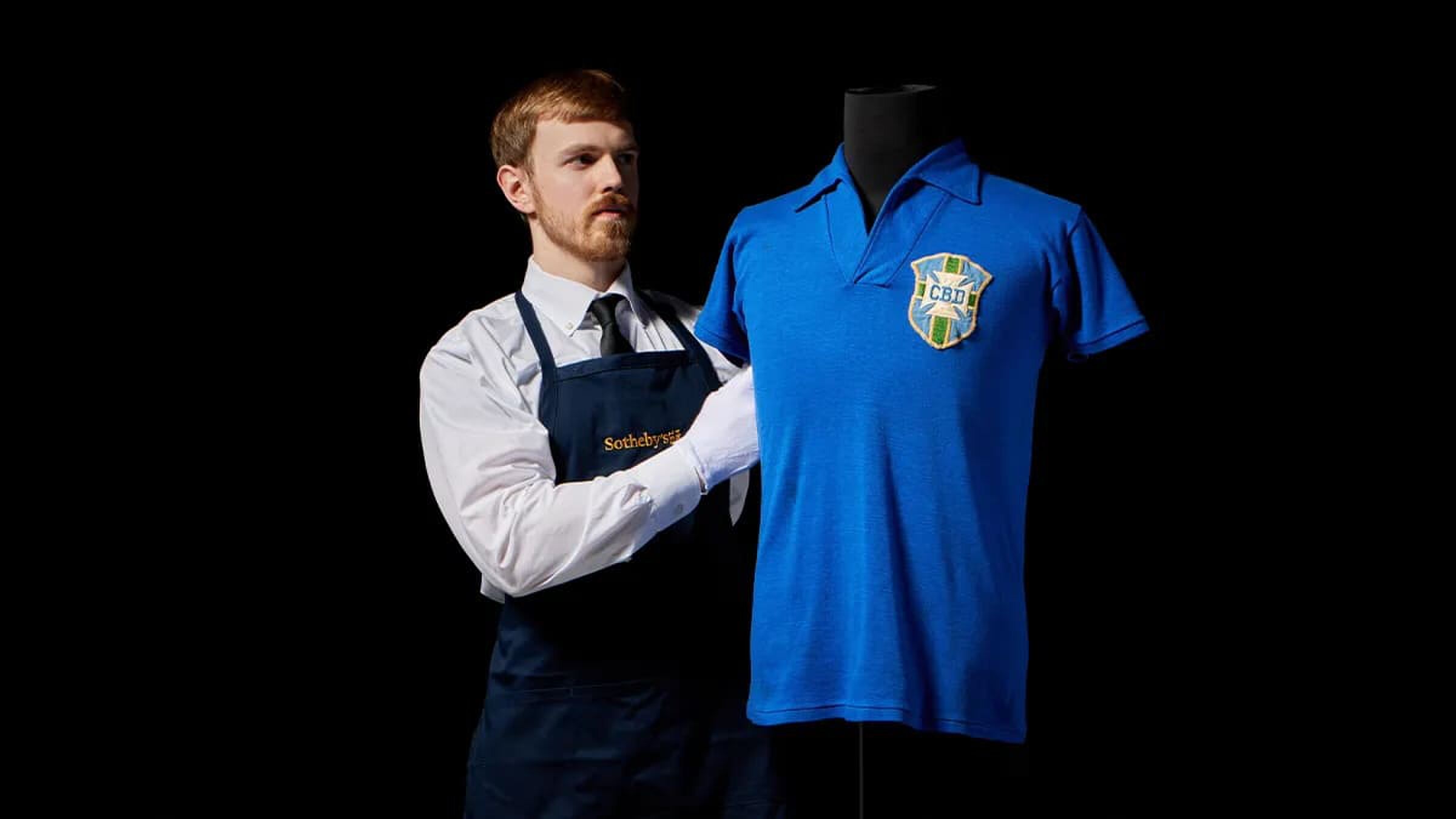 De voorkant van het shirt van Pel&eacute; op de veiling