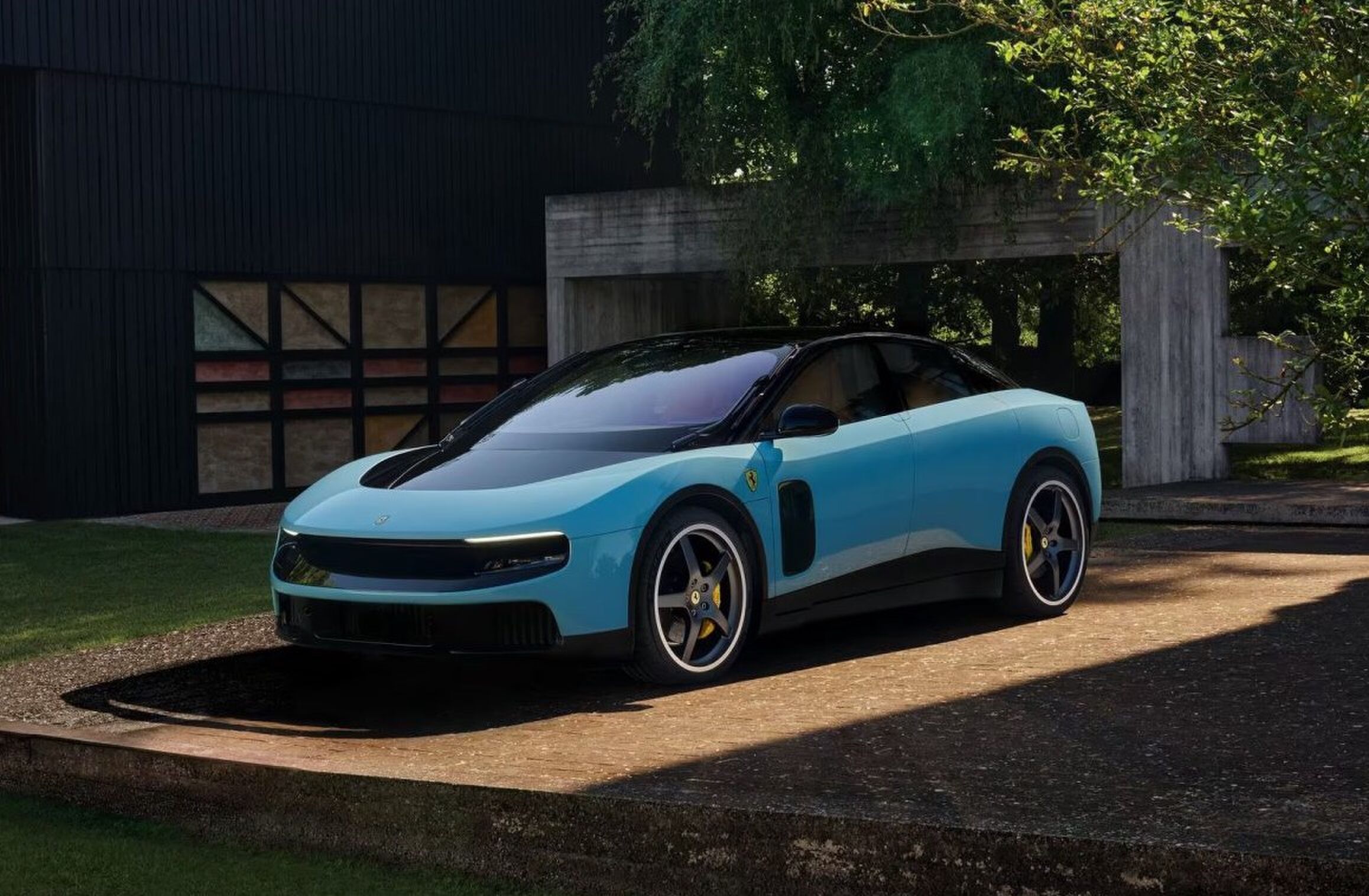 De voorzijde van de Ferrari Luce