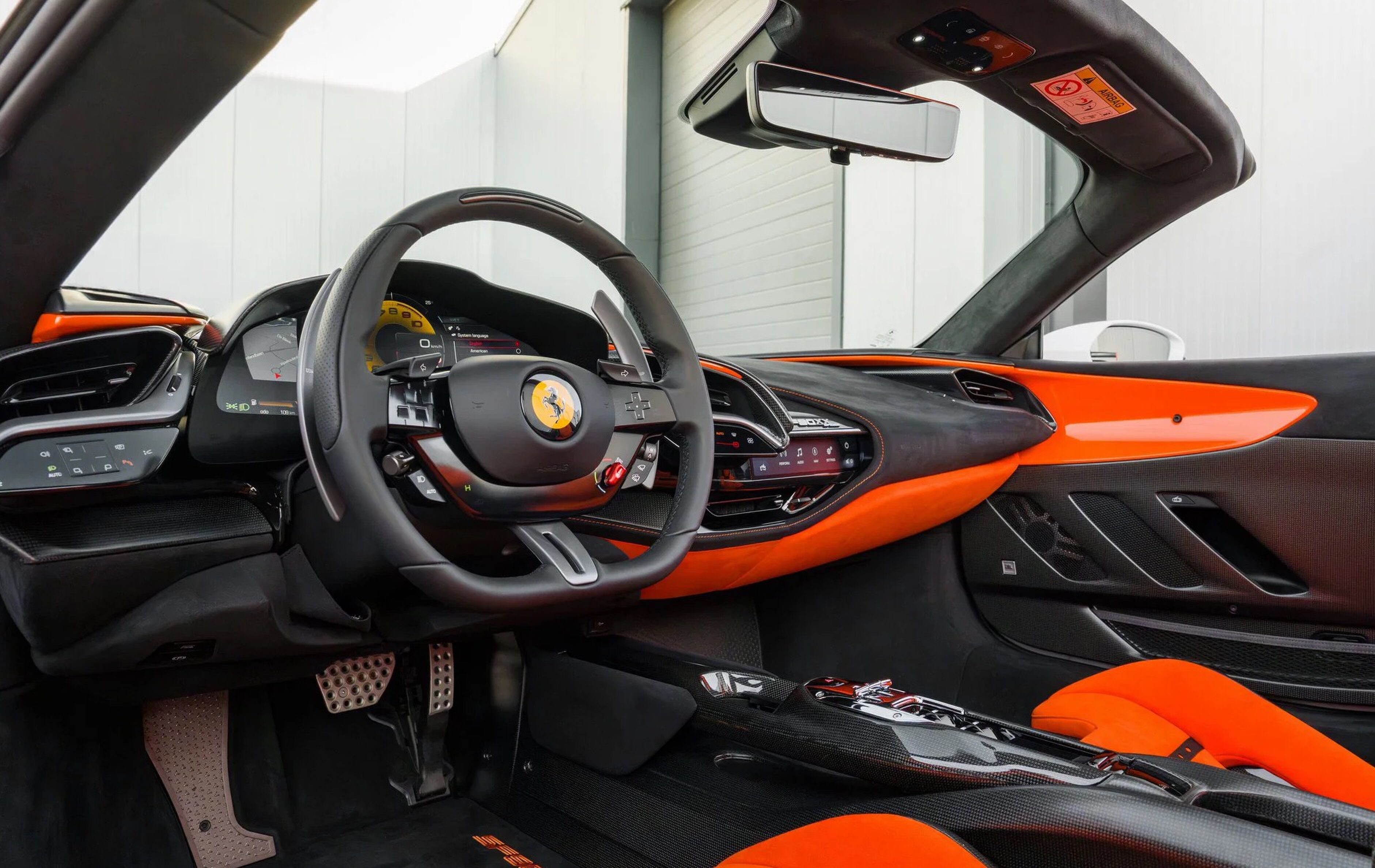 Het interieur van de Ferrari SF90 XX Spider