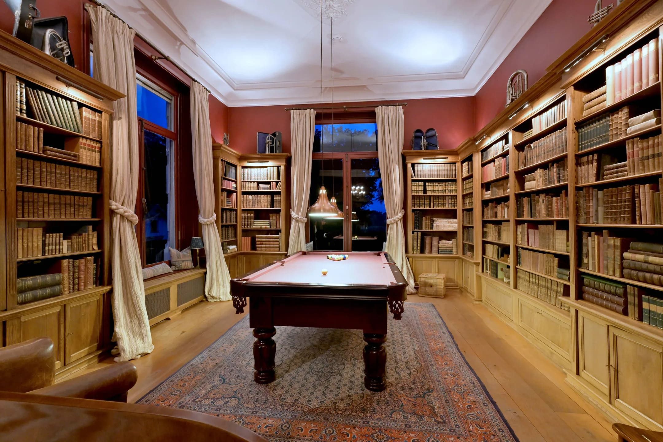 De biljartkamer in landgoed De Matanze