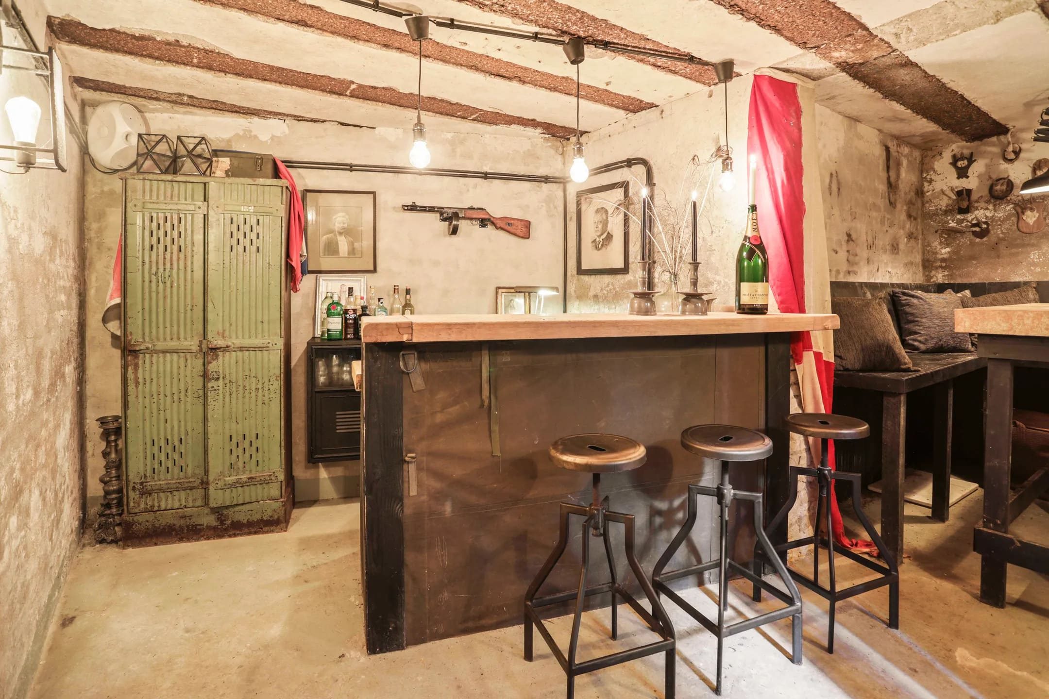 Binnenin de bunker bij de villa in Heemstede