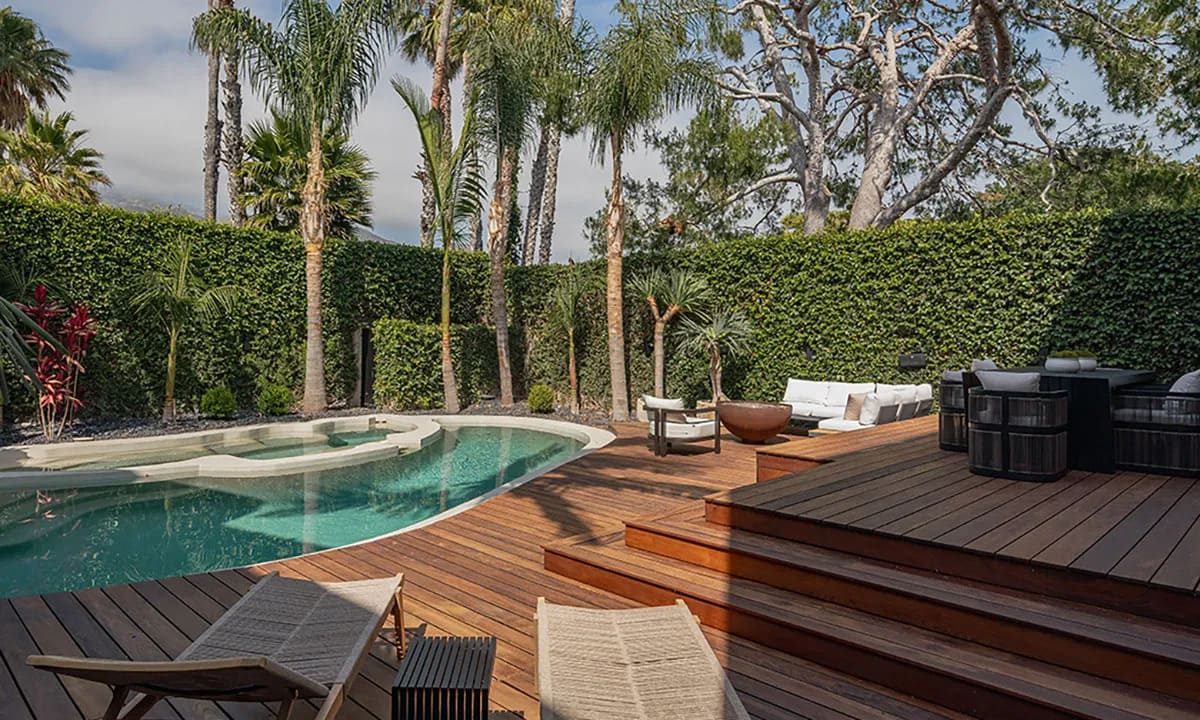 Het zwembad bij de woning van Jonah Hill in Los Angeles