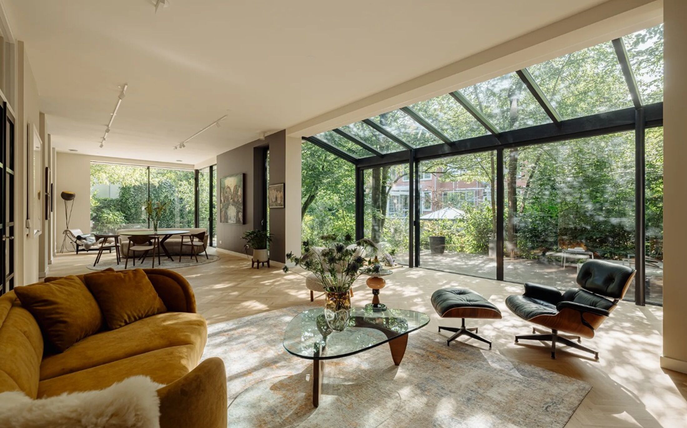 De living van de stadsvilla in Amsterdam-Zuid