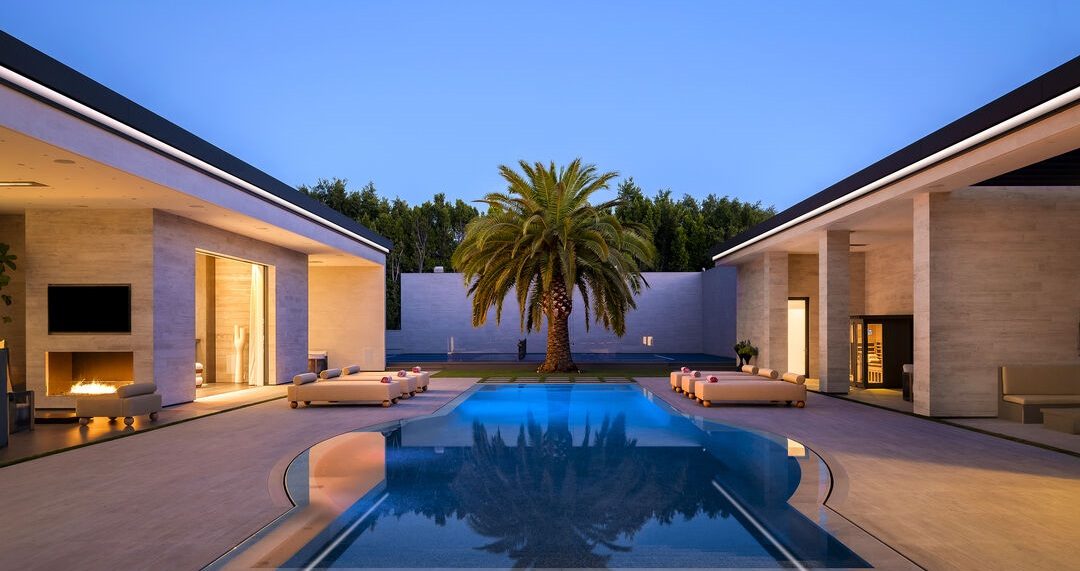 De tuin van de villa van Kylie Jenner