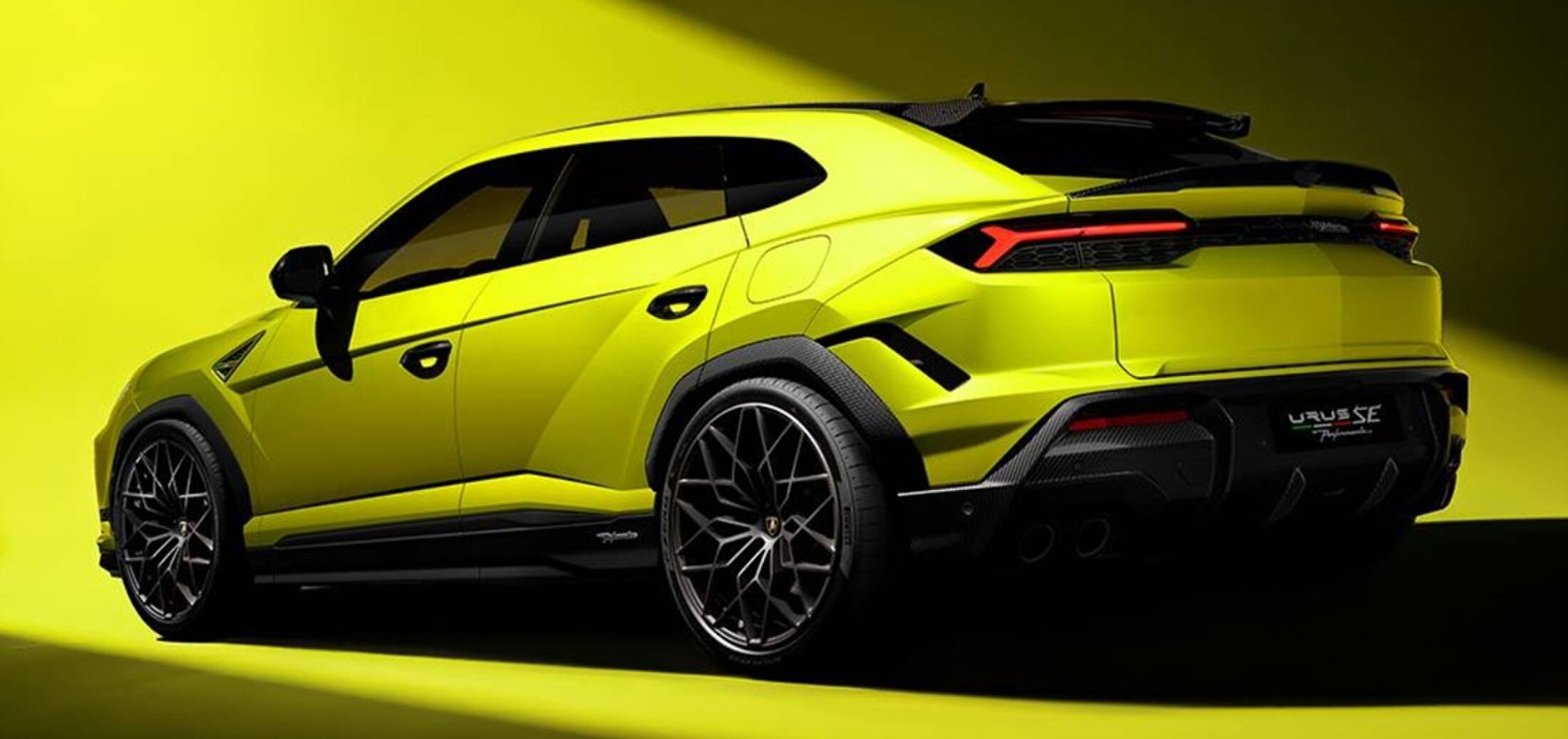 De achterzijde van de Lamborghini Urus SE Performante