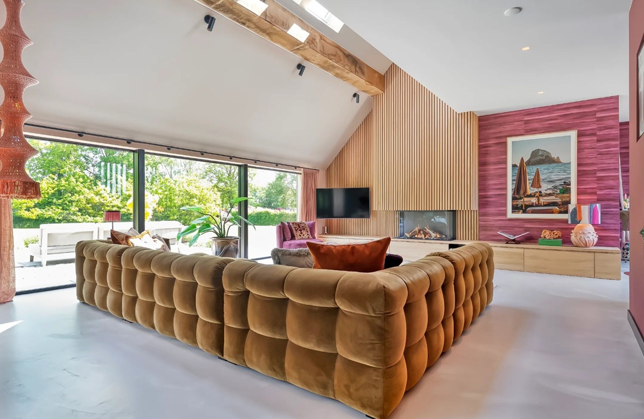 De woonkamer van de Drentse villa