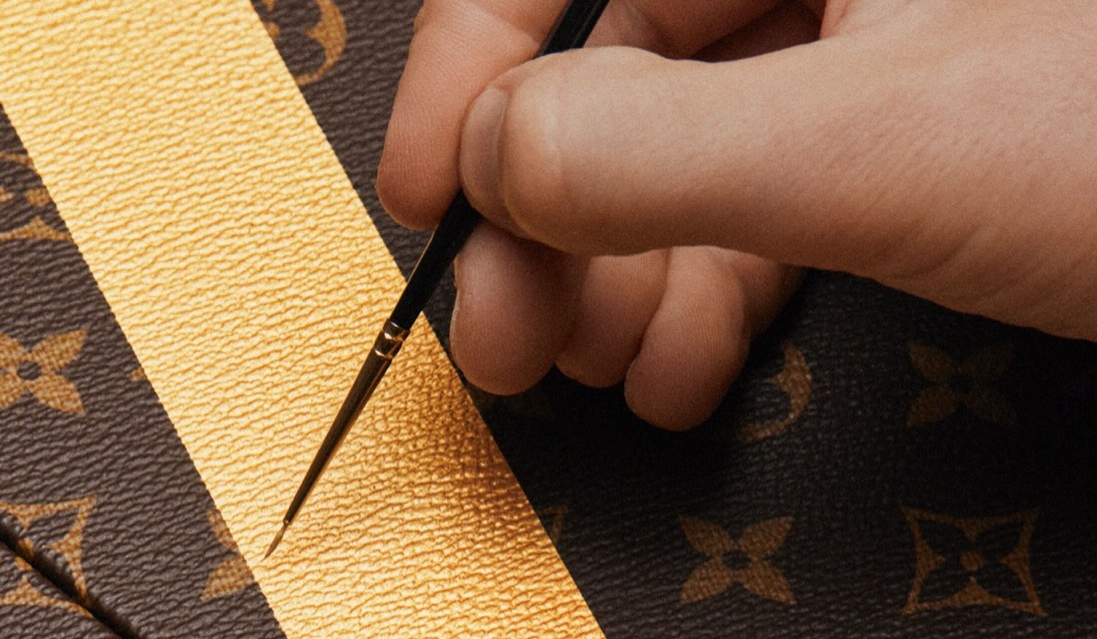 De productie van de trofeekoffer van Louis Vuitton